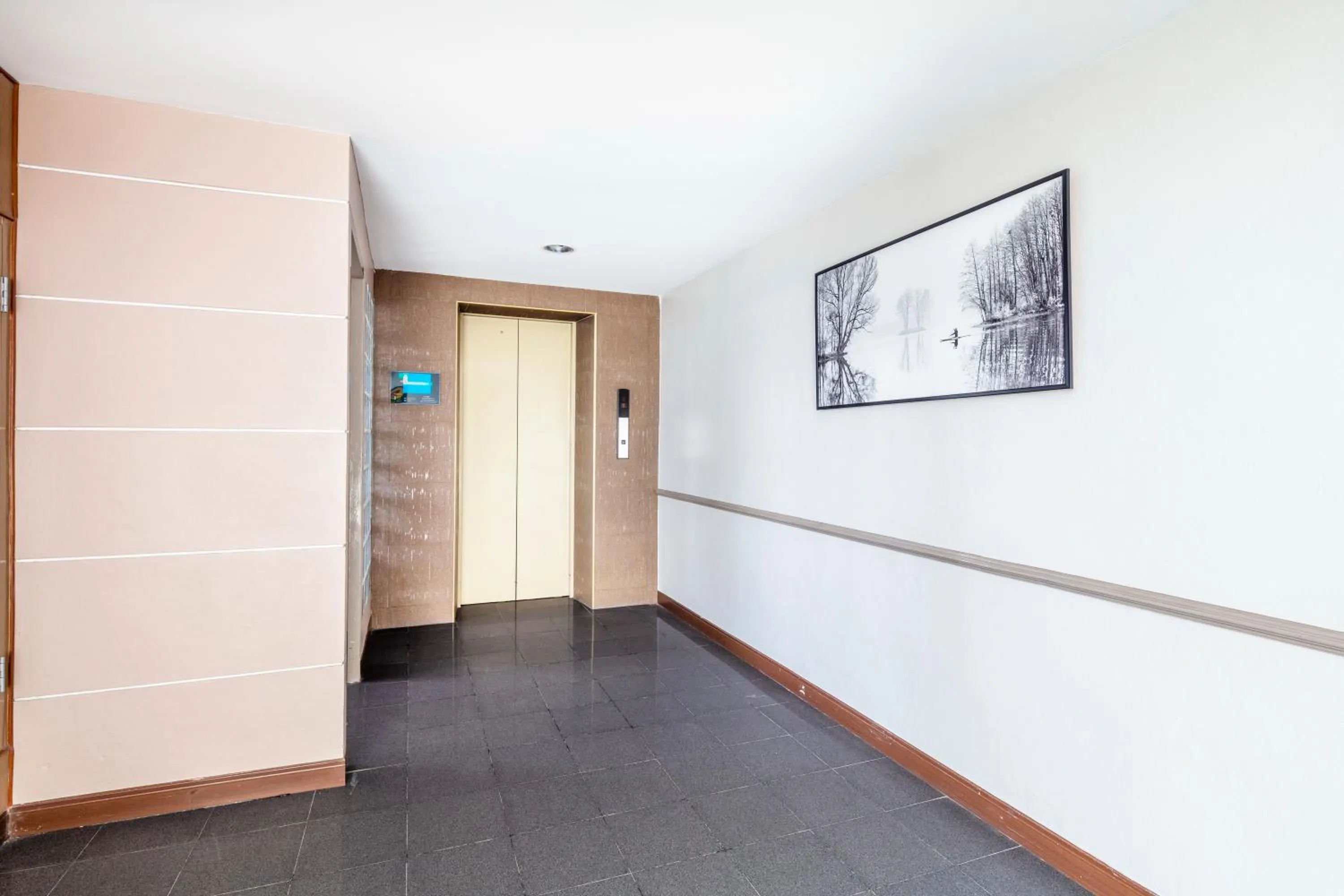 Area and facilities in Livotel Express Hotel Bang Kruai Nonthaburi - No Parking