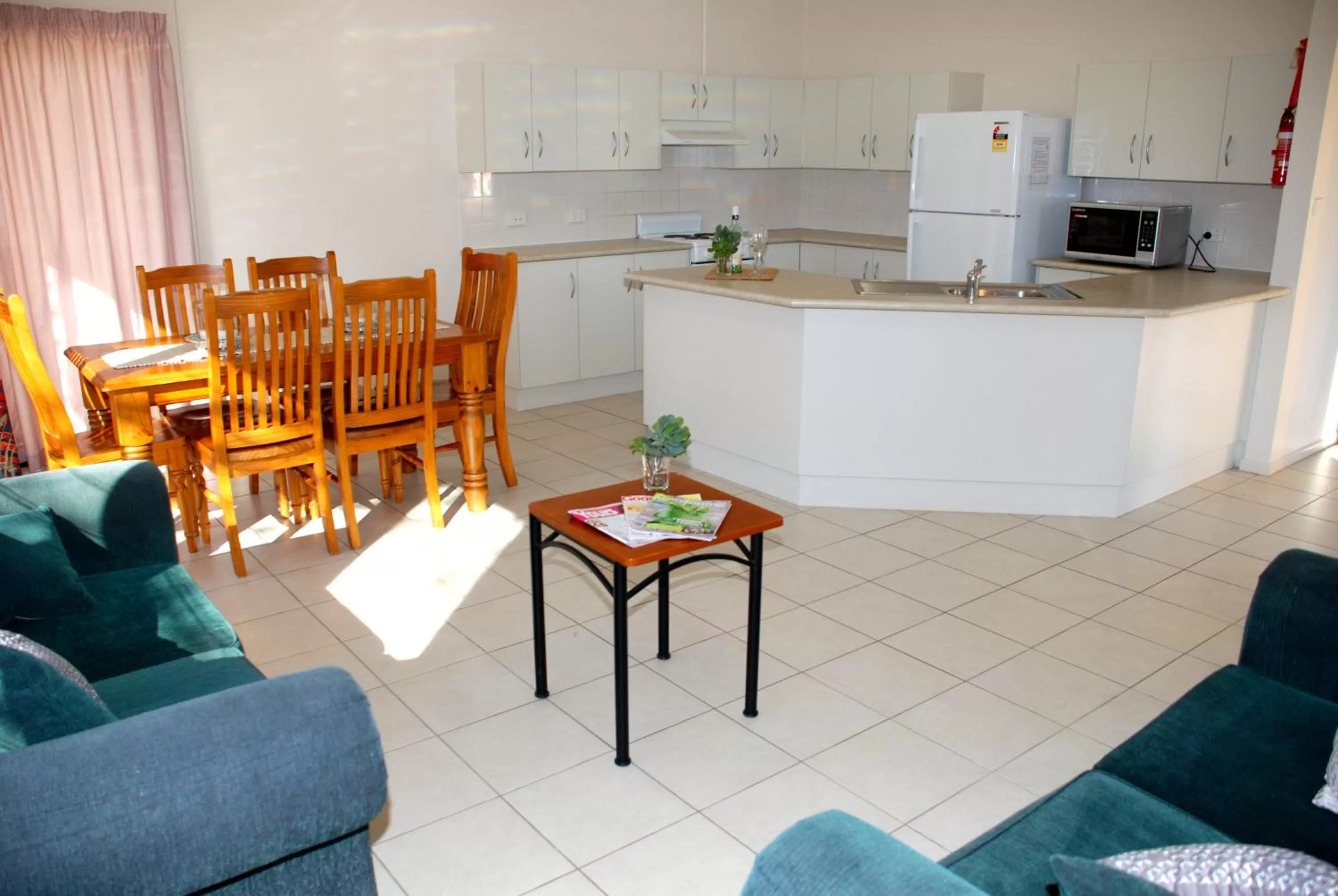 Kitchen or kitchenette in Amberoo Apartments Tamworth