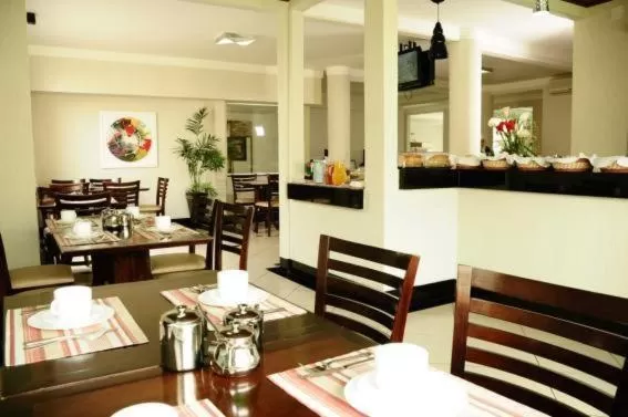 Restaurant/Places to Eat in Garden Hotel