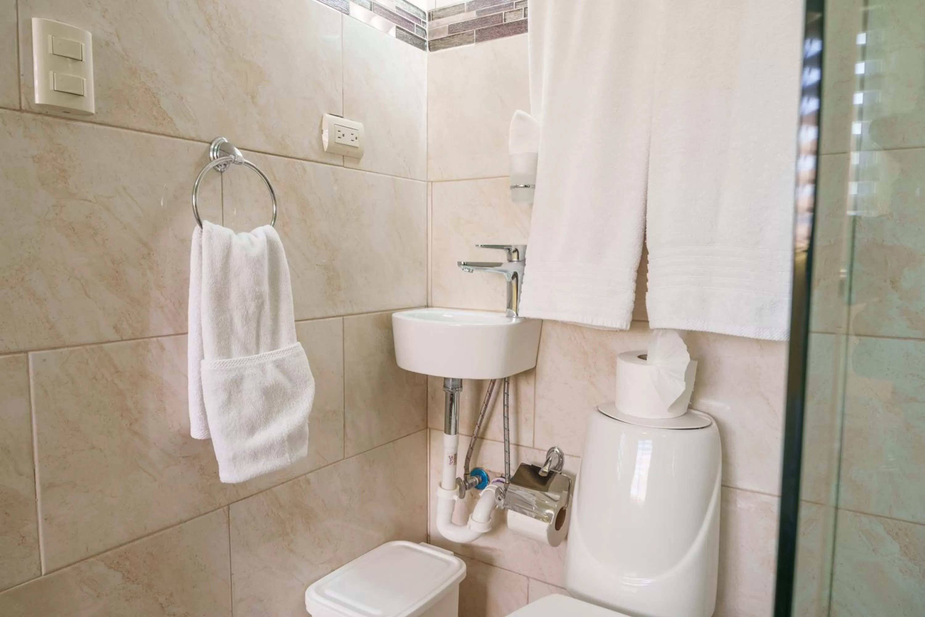 Toilet in Hotel La Casona MC