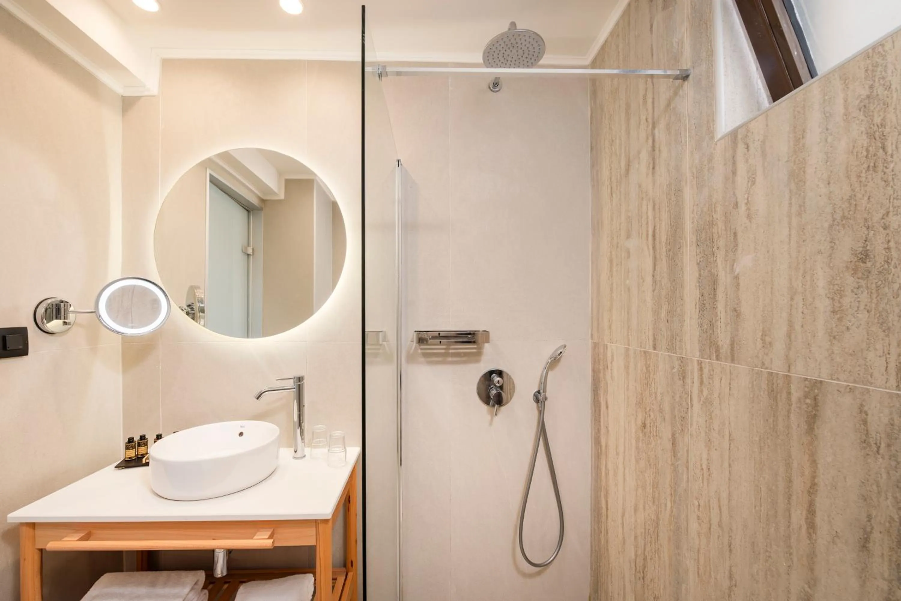 Shower in D'Andrea Mare Hotel