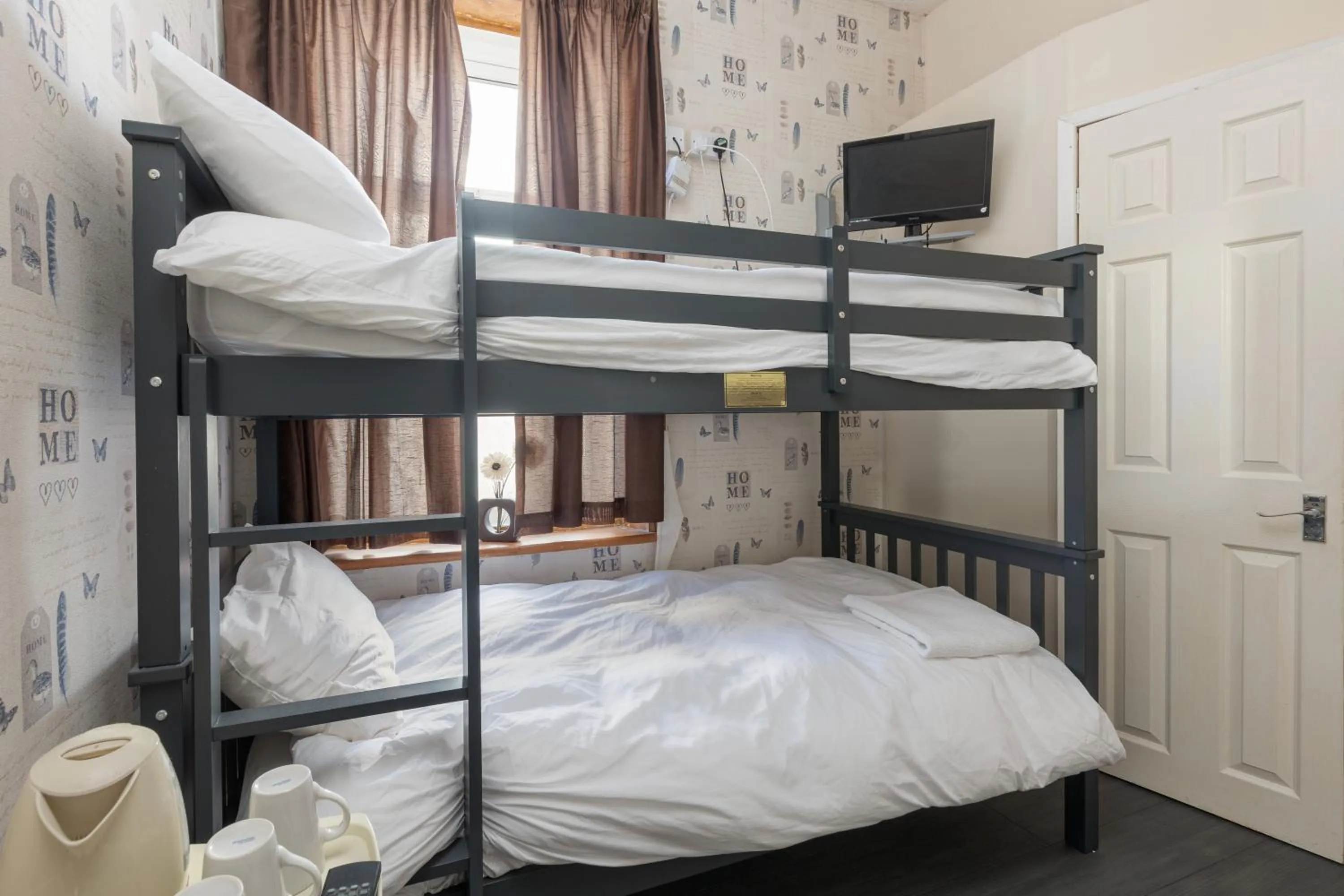 Bedroom, Bunk Bed in Habberly House Hotel