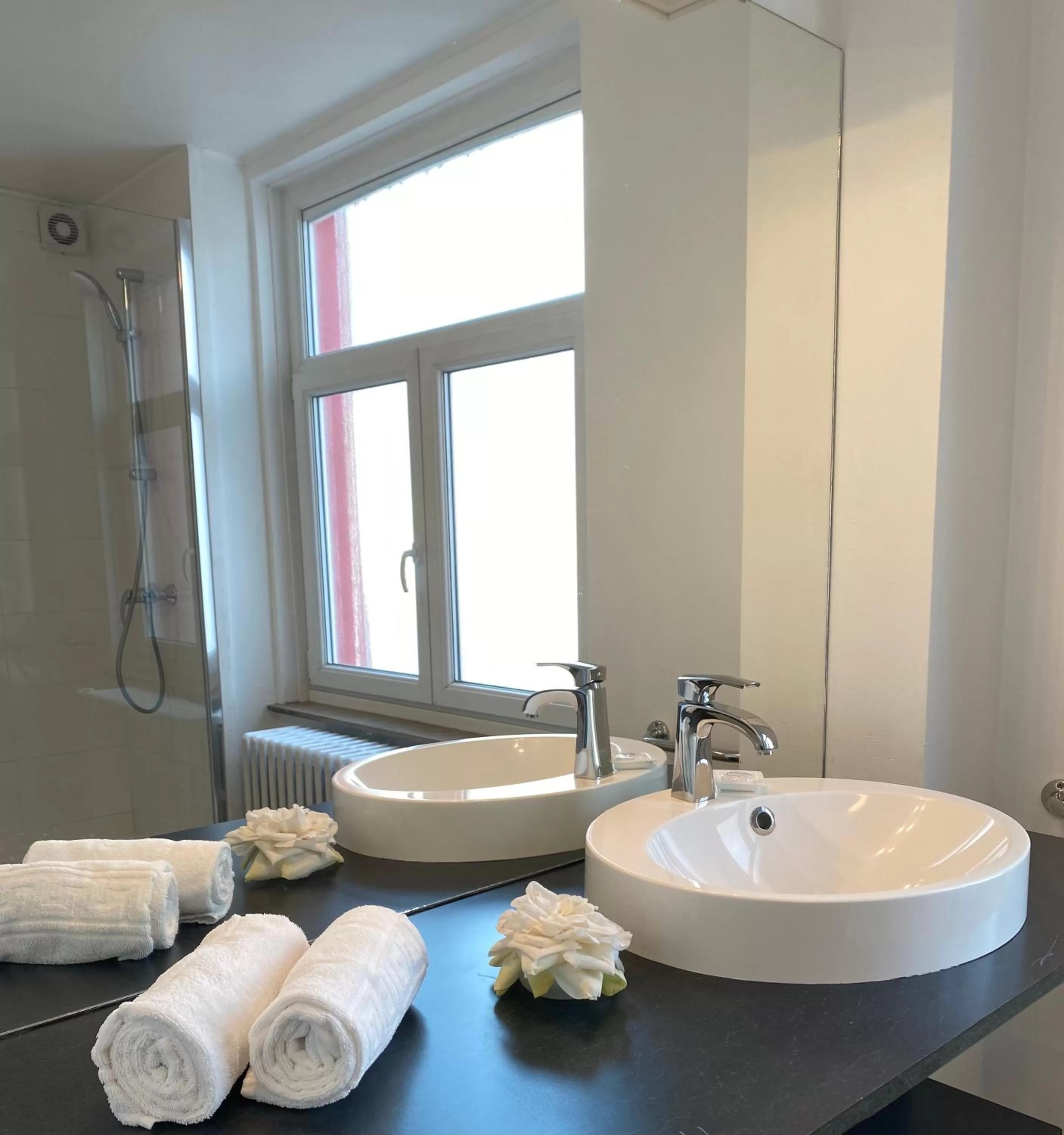 Bathroom in MAS Aparthotel EU