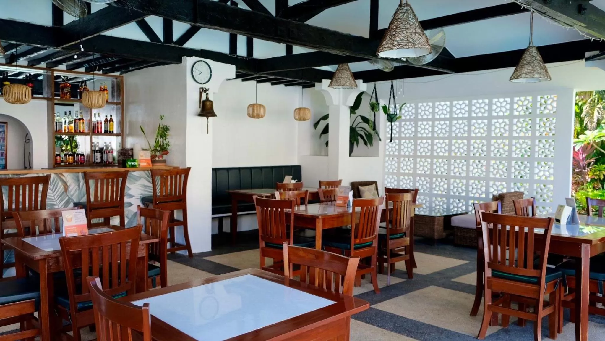 Restaurant/places to eat in Red Knight Gardens