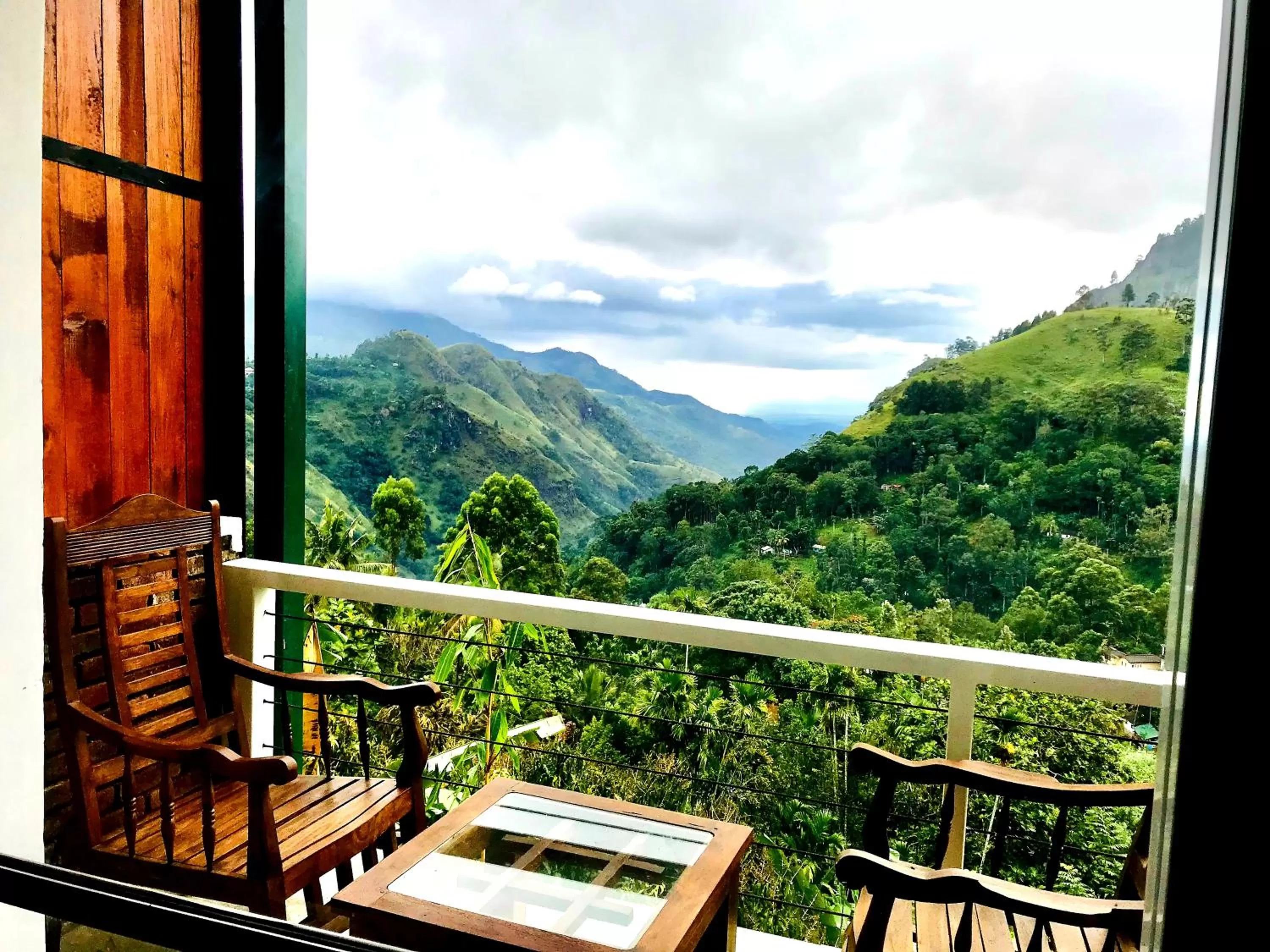 Natural landscape in Ella HIDE VIEW