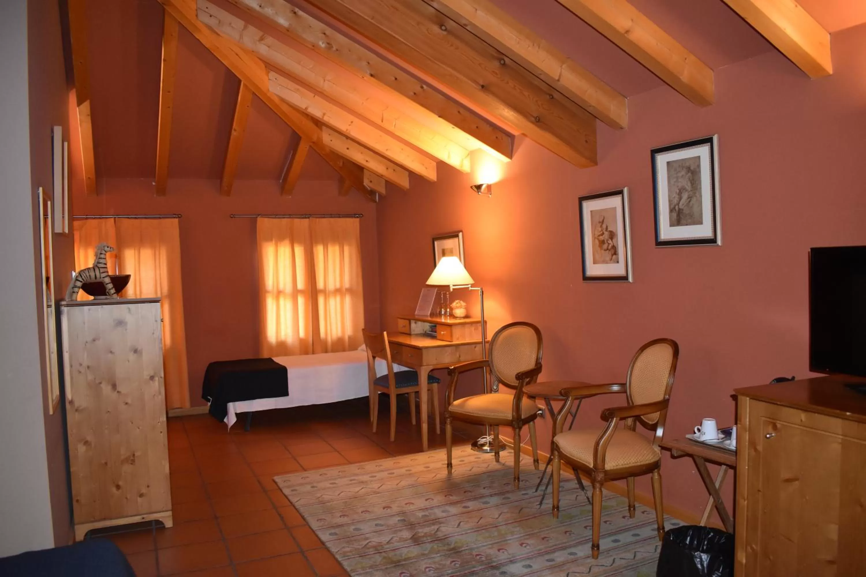 Photo of the whole room in Hotel Sara De Ur