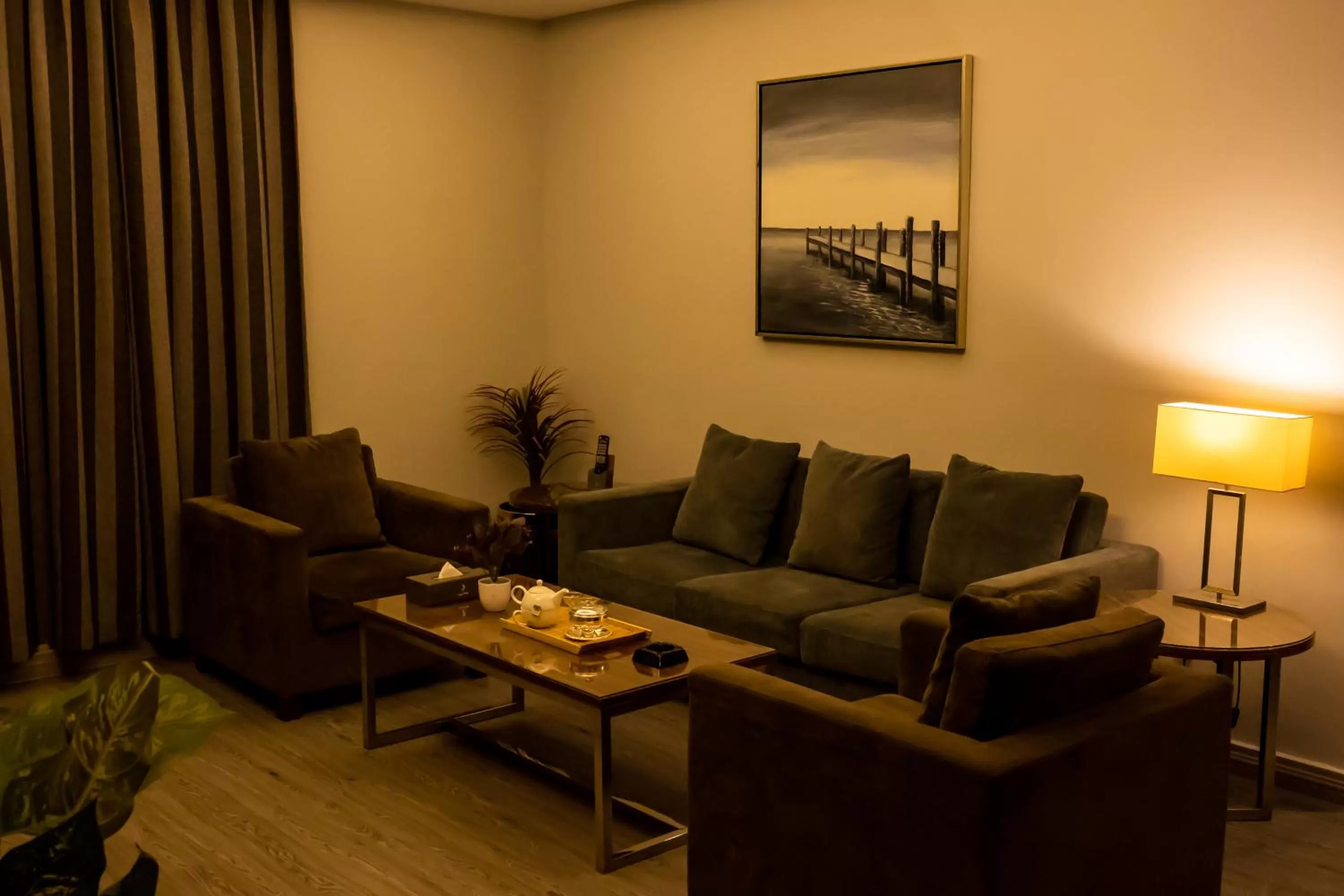 Living room, Seating Area in Elite Al Hamra - Al Cornich