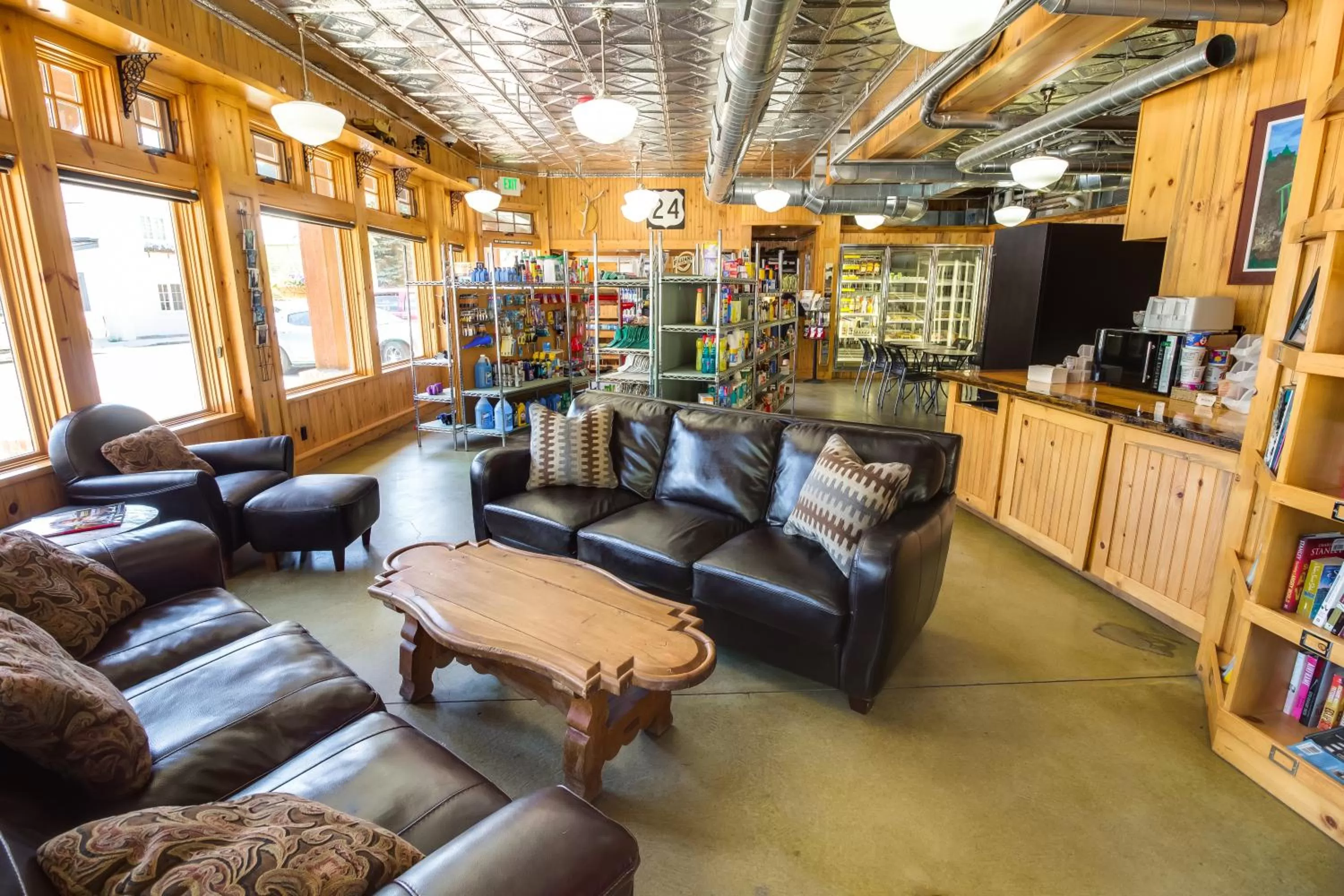 Lobby or reception in The Green Bridge Inn