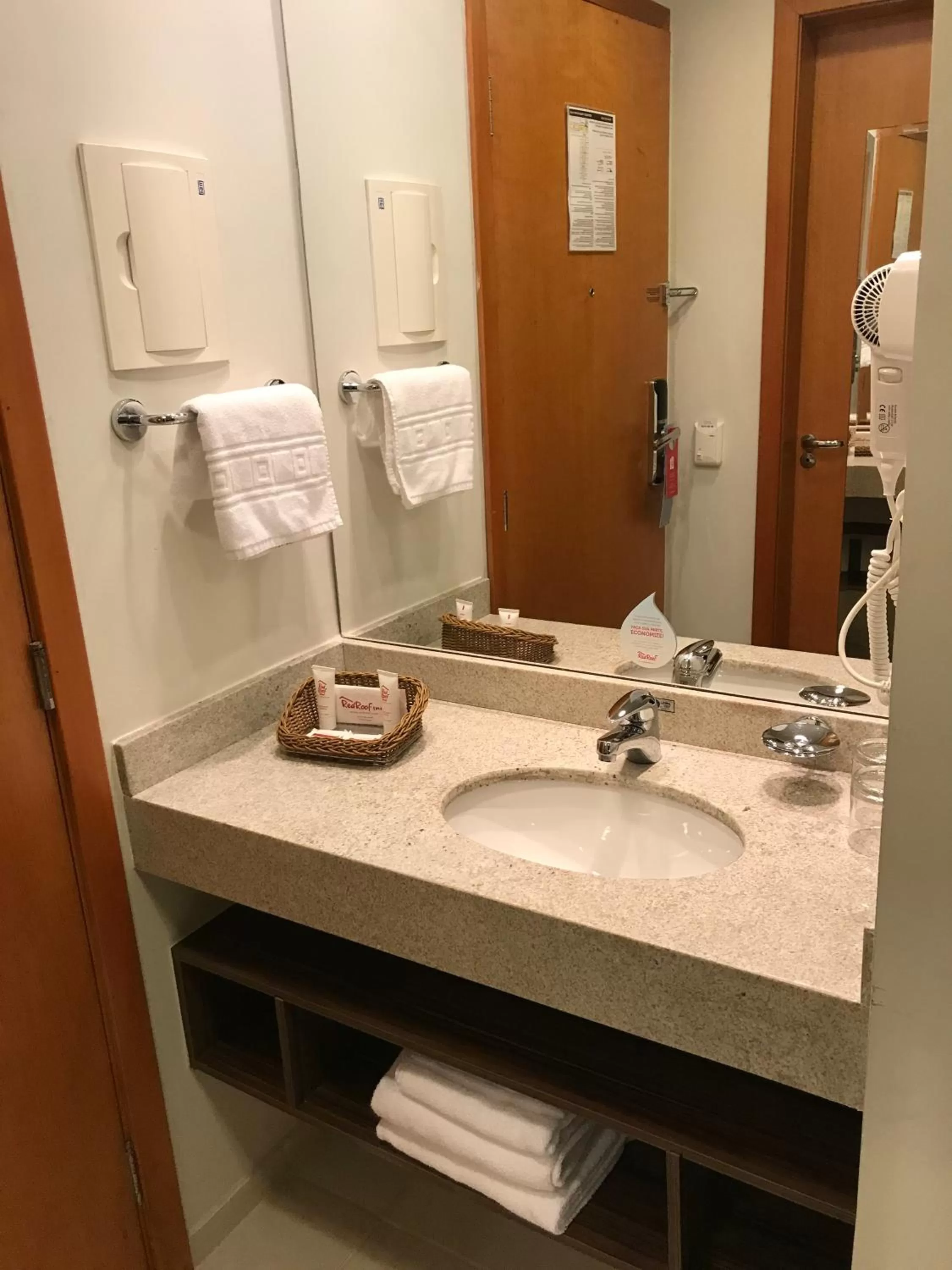 Bathroom in Nobile Inn Dutra Rio De Janeiro