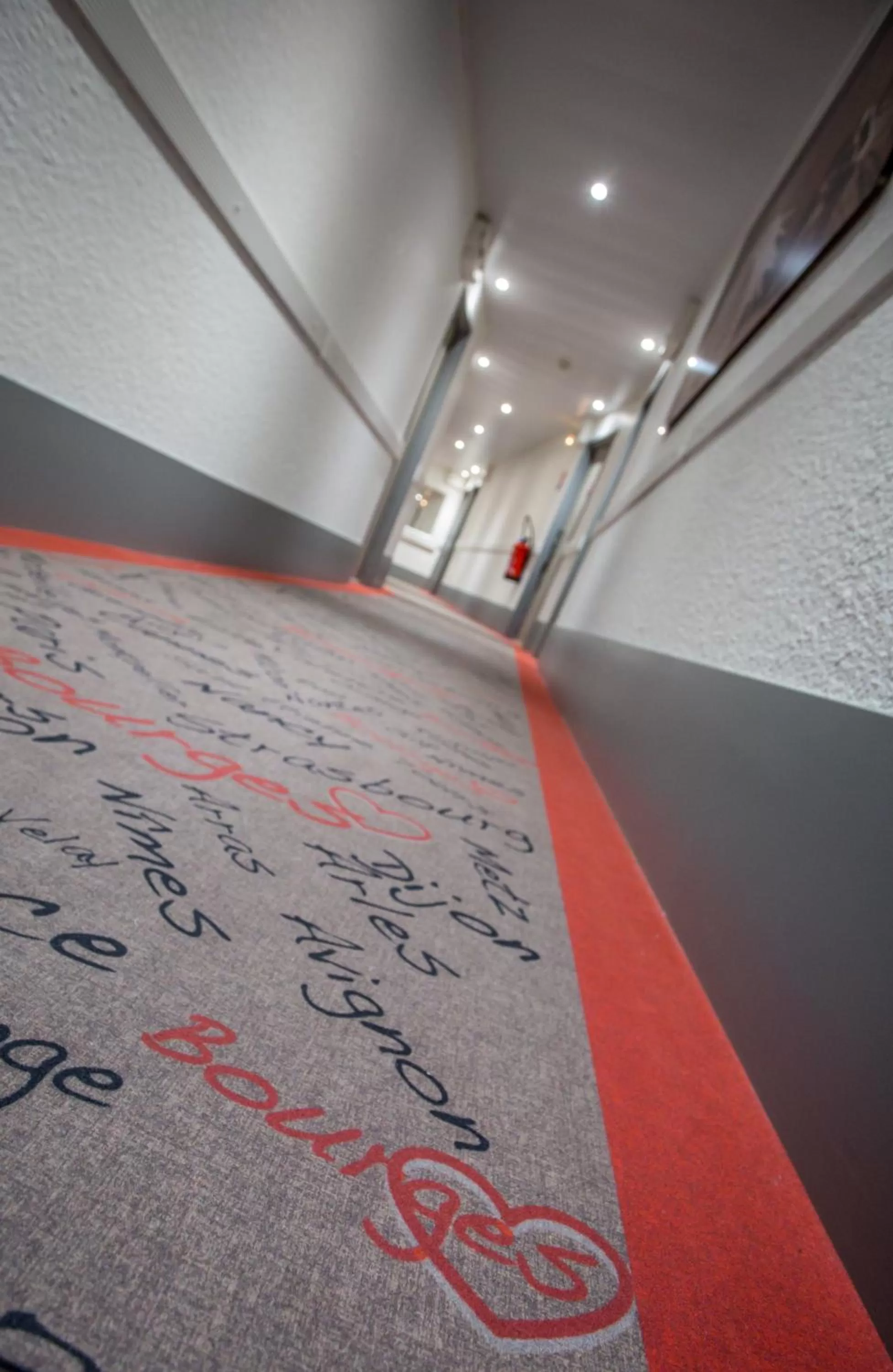 Decorative detail in Hôtel The Originals City Le Berry - proche centre-ville - Gare - parking - recharge véhicule