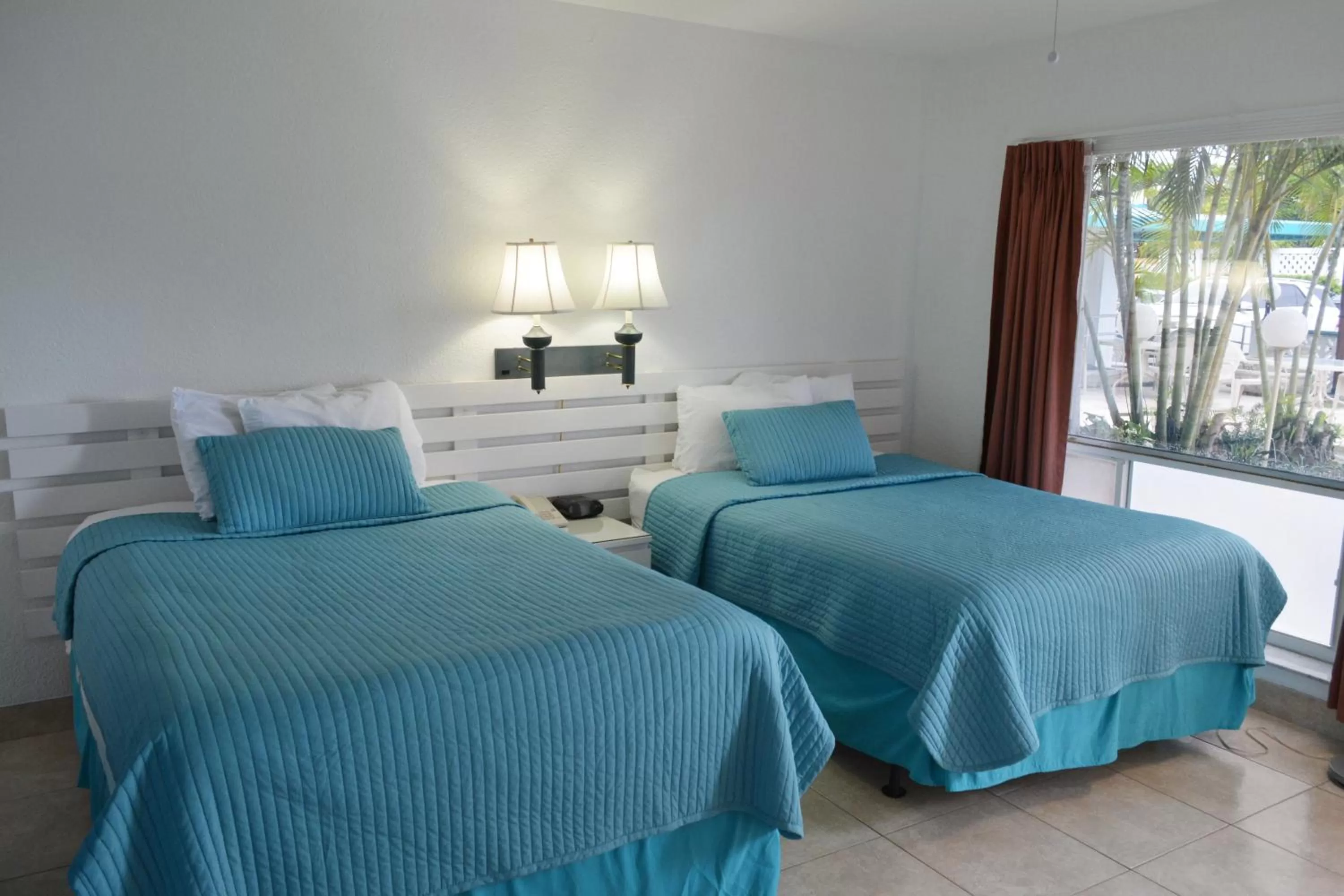 Efficiency Two Double Beds in Horizon by the Sea Inn