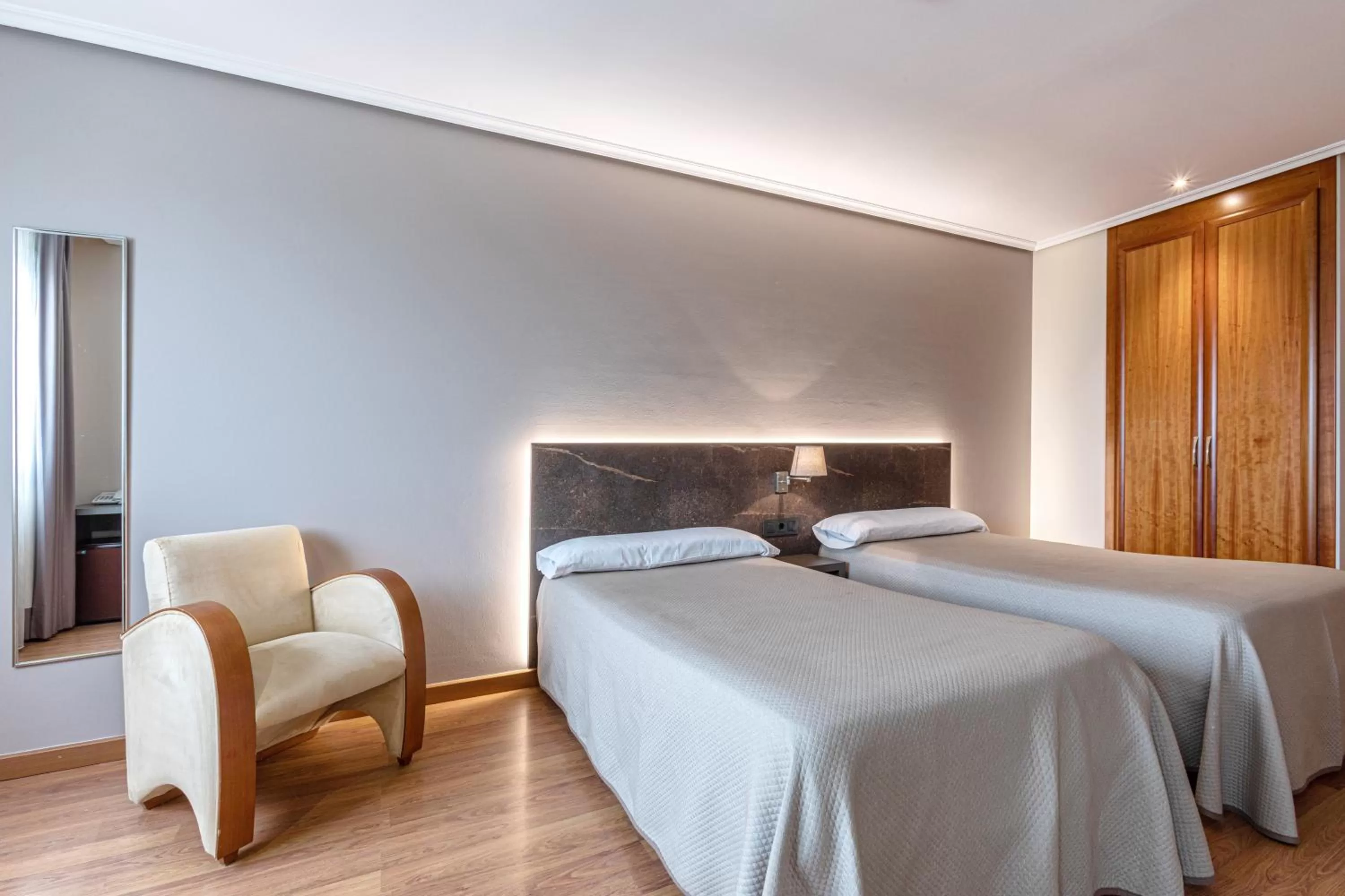 Photo of the whole room in Hotel Pensua Punta del Este