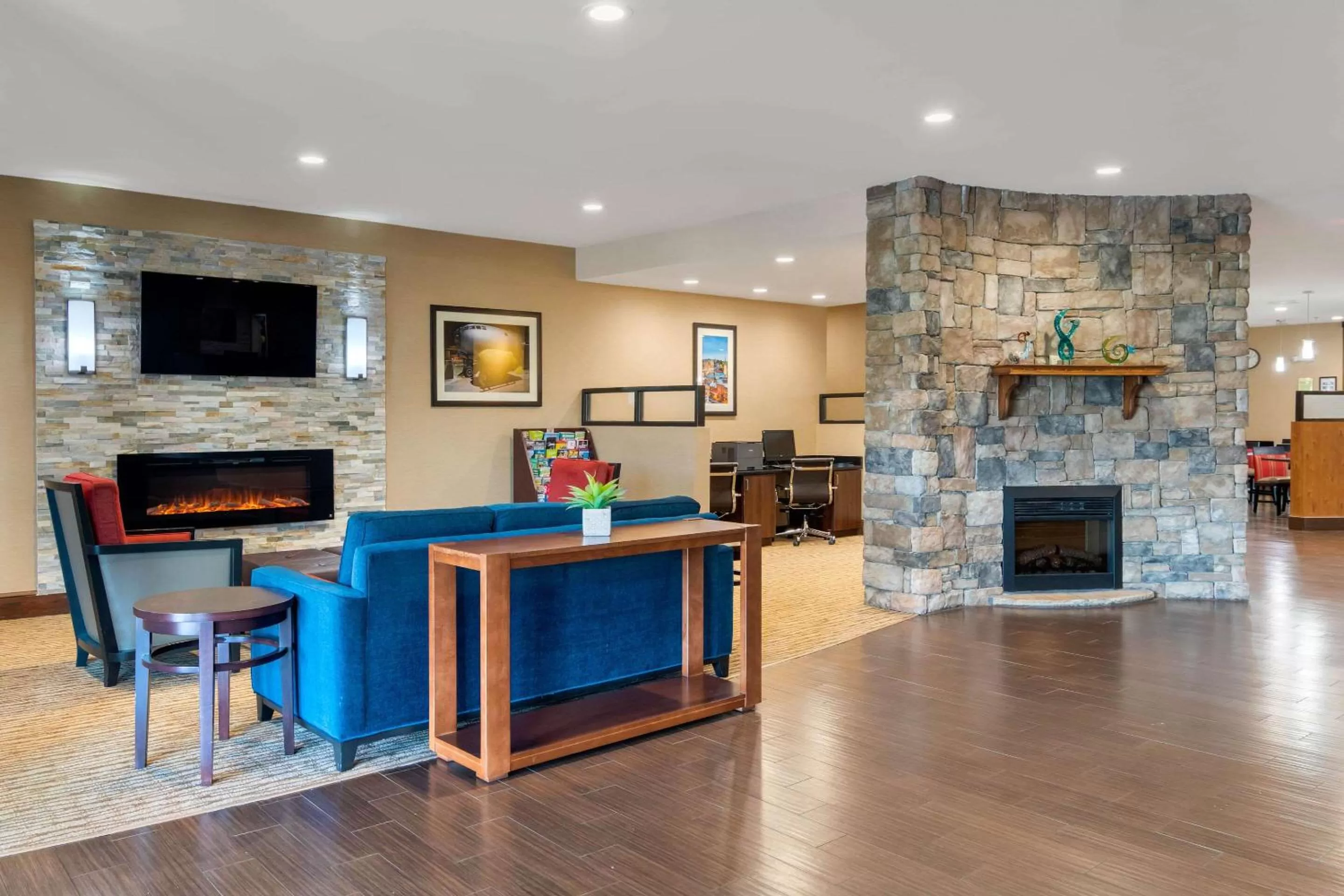 Lobby or reception in Comfort Suites Byron Warner Robins