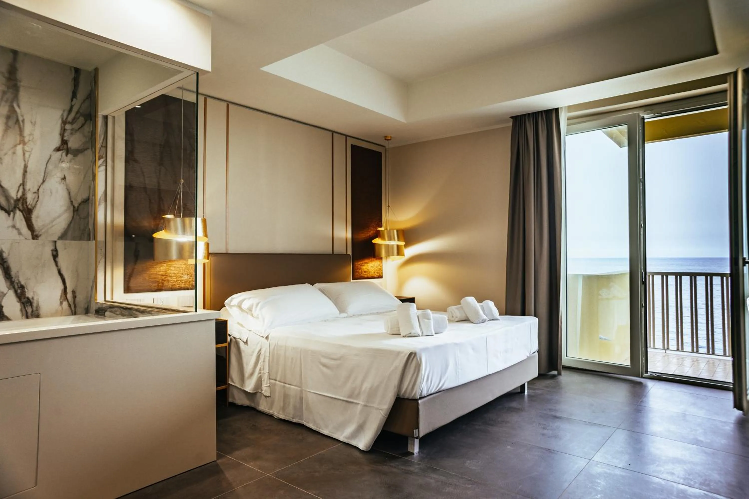 Photo of the whole room, Bed in Hotel Palace