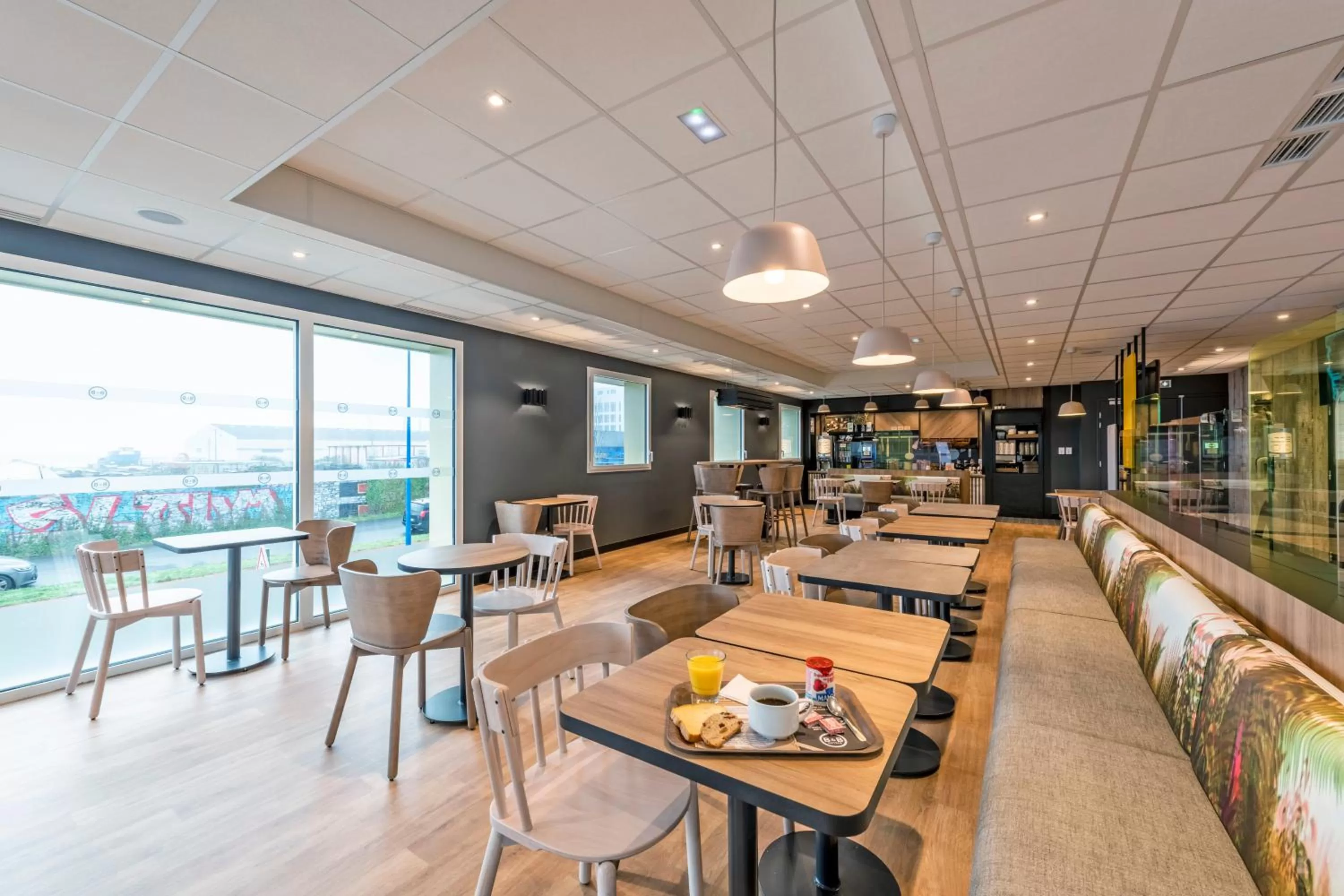 Buffet breakfast in B&B HOTEL Brest Centre Port de Commerce