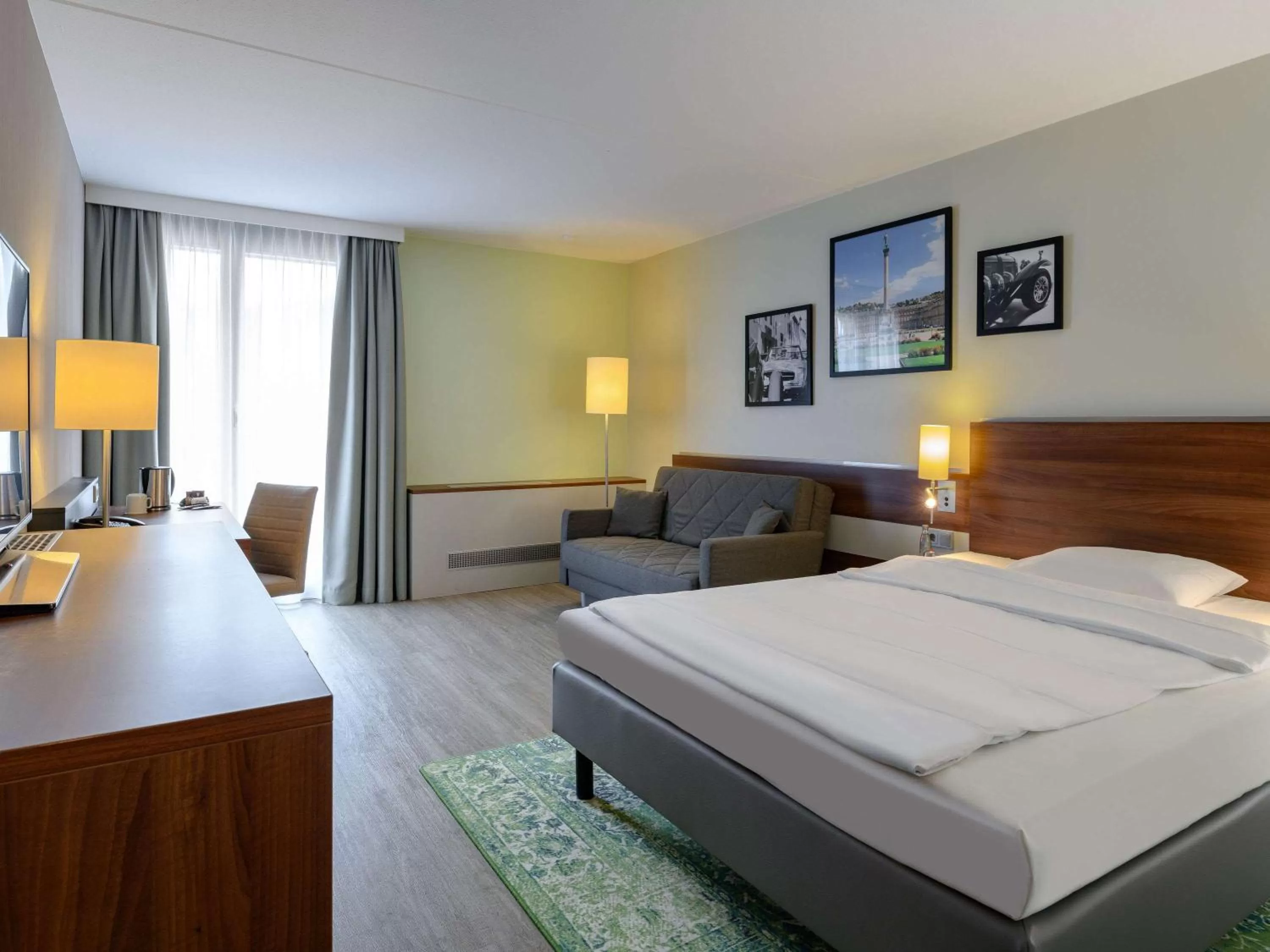 Photo of the whole room, Bed in Mercure Stuttgart Sindelfingen an der Messe