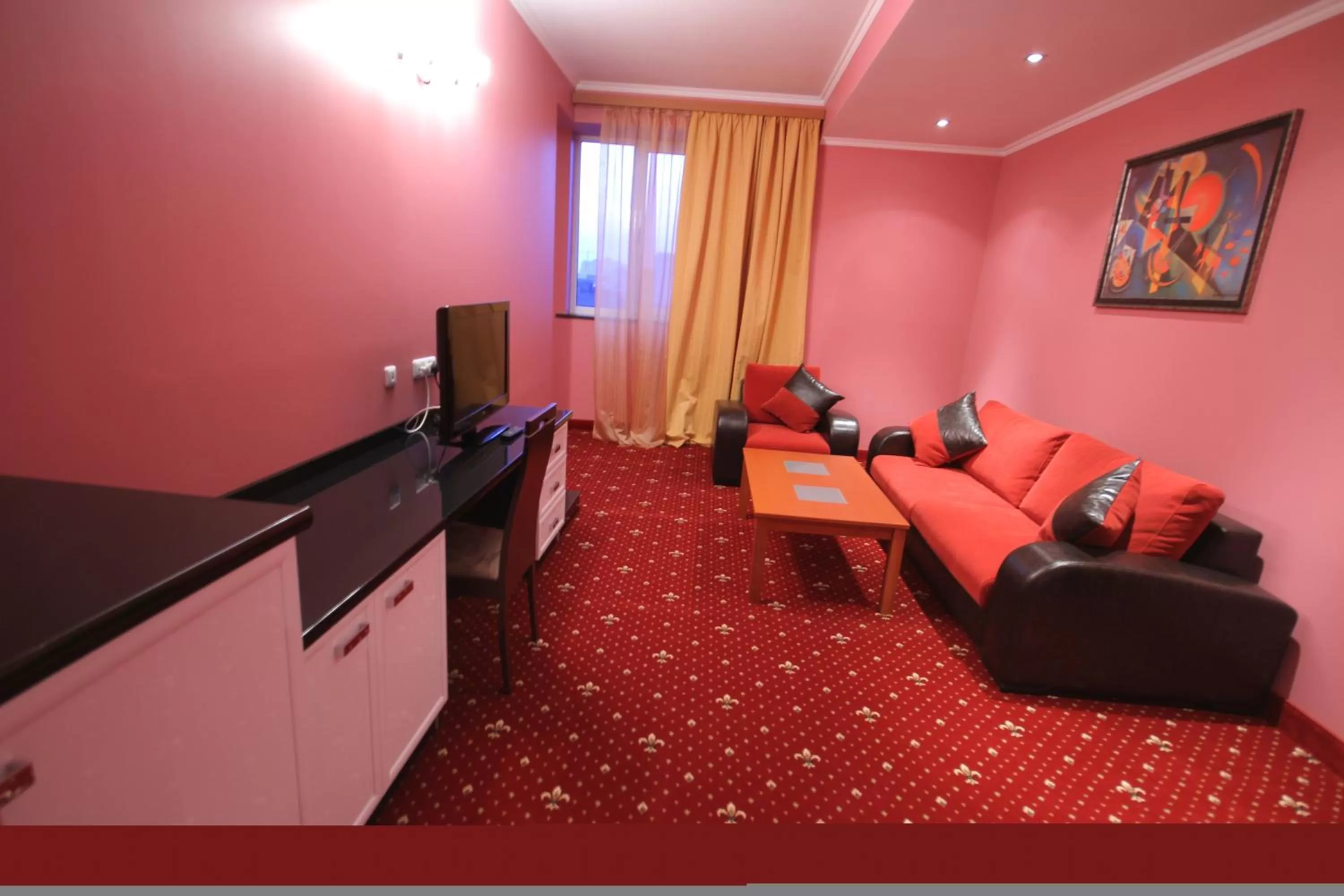 Living room, TV/Entertainment Center in Erebuni Hotel Yerevan