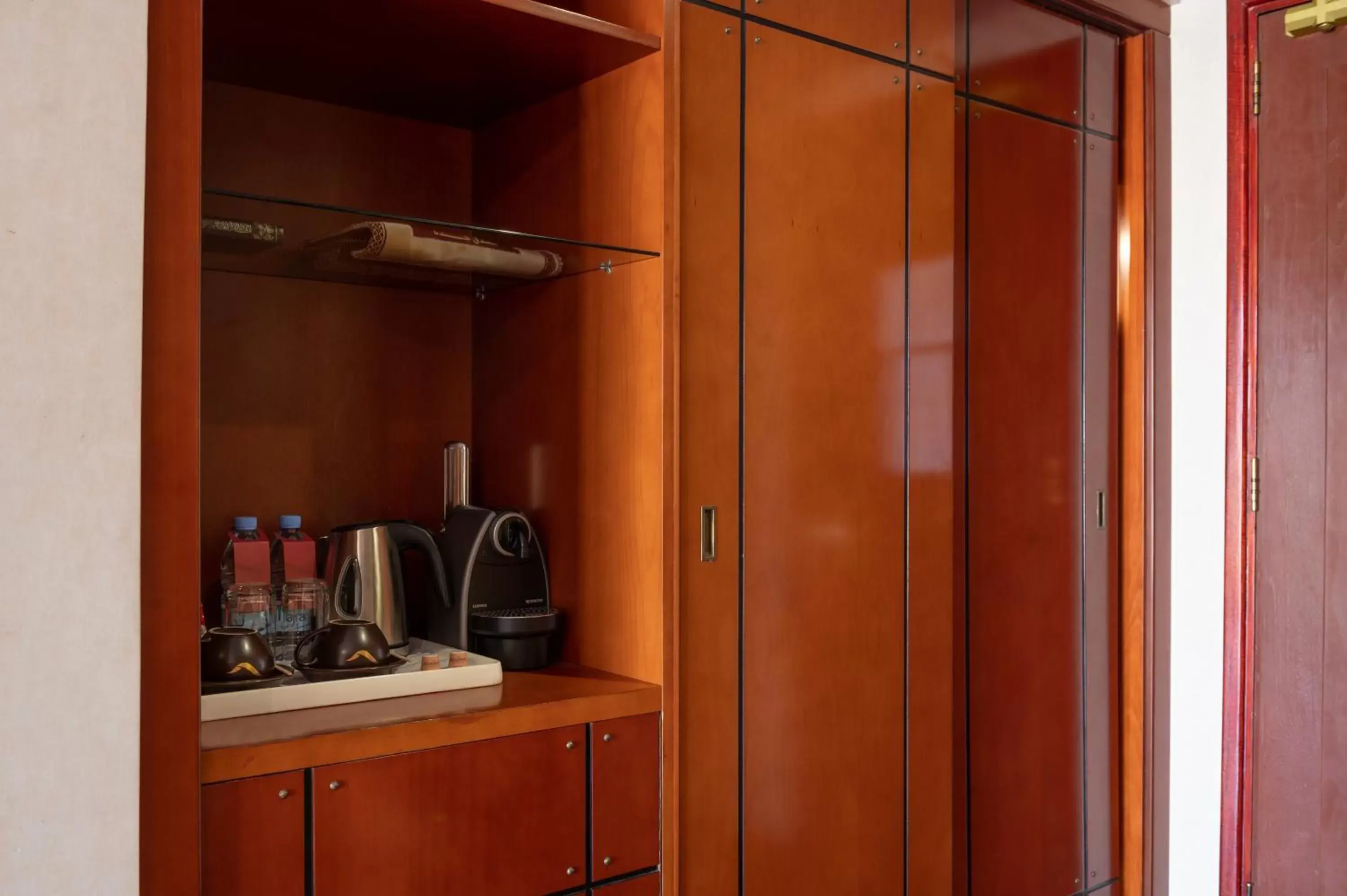 Deluxe King Room with Pool View in Mövenpick Hotel Jeddah Deluxe King Room with Pool View in Mövenpick Hotel Jeddah