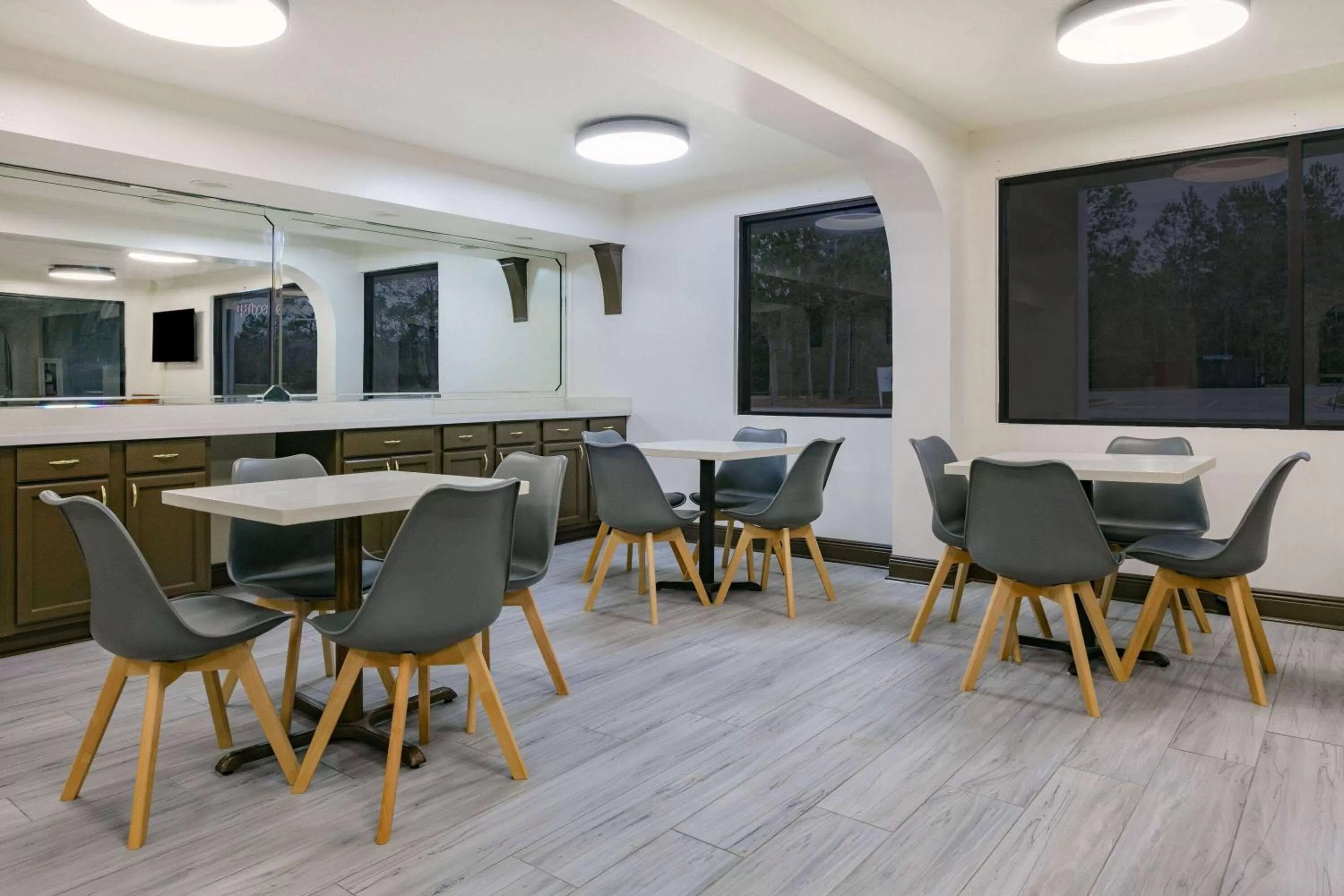 Breakfast in Super 8 by Wyndham Moss Point