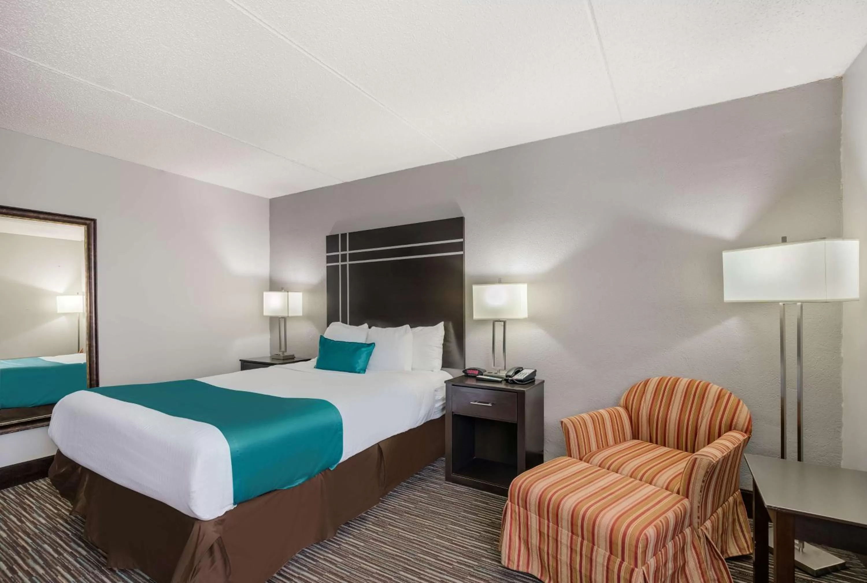 Bedroom, Bed in Best Western Waukesha Grand