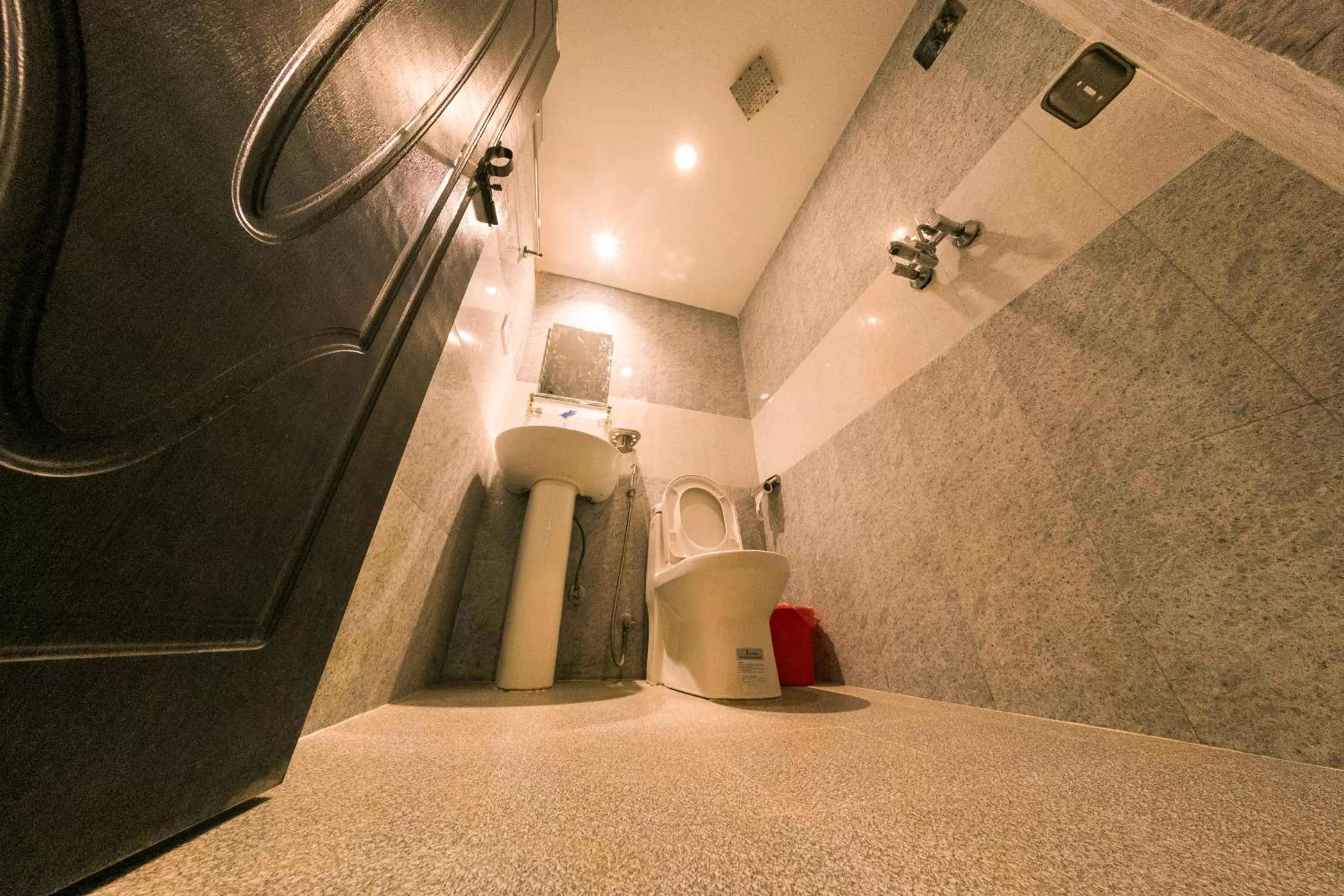 Bathroom in Hotel Chhimeki