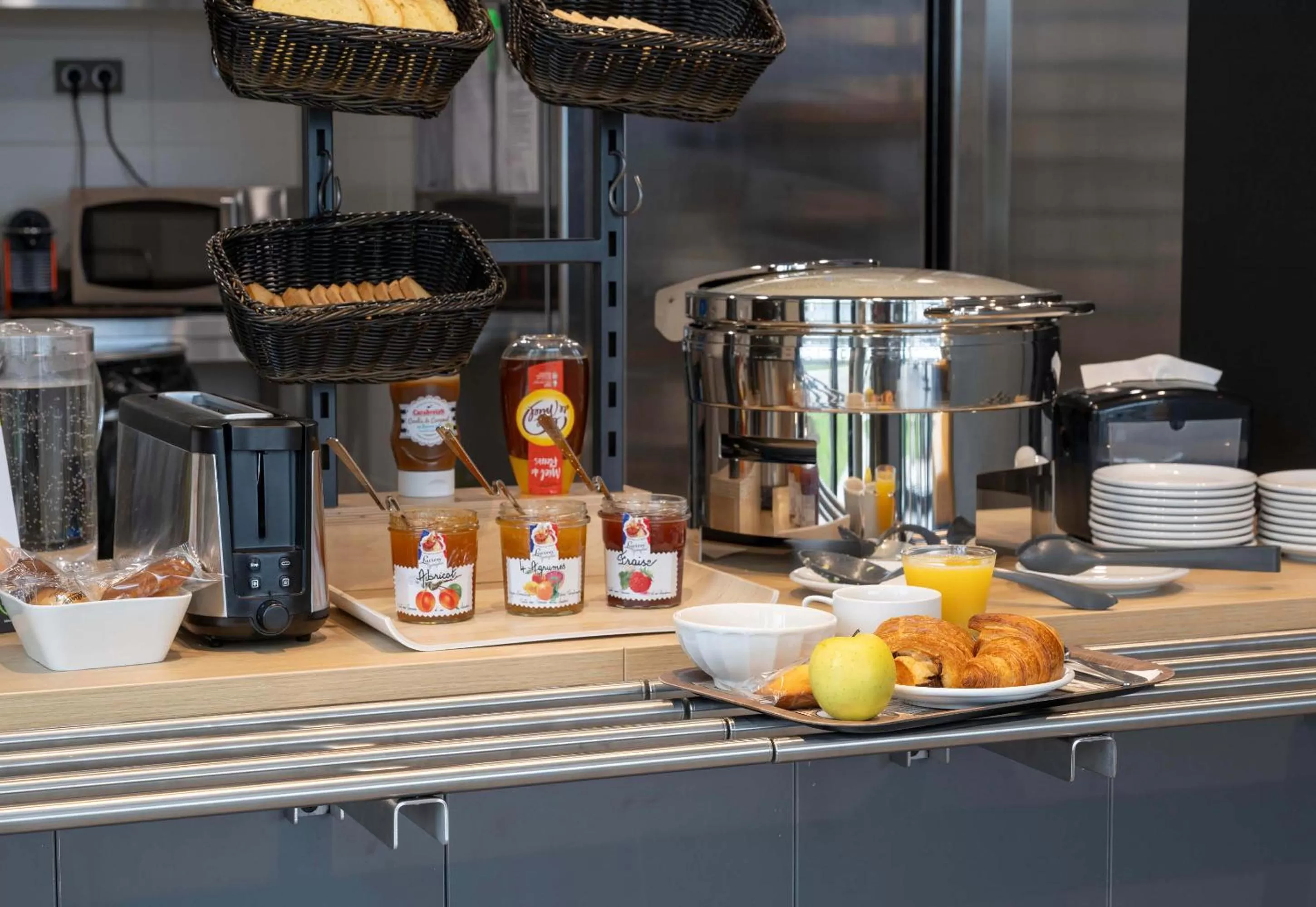 Breakfast in B&B HOTEL Saint-Geours-de-Maremne Hossegor