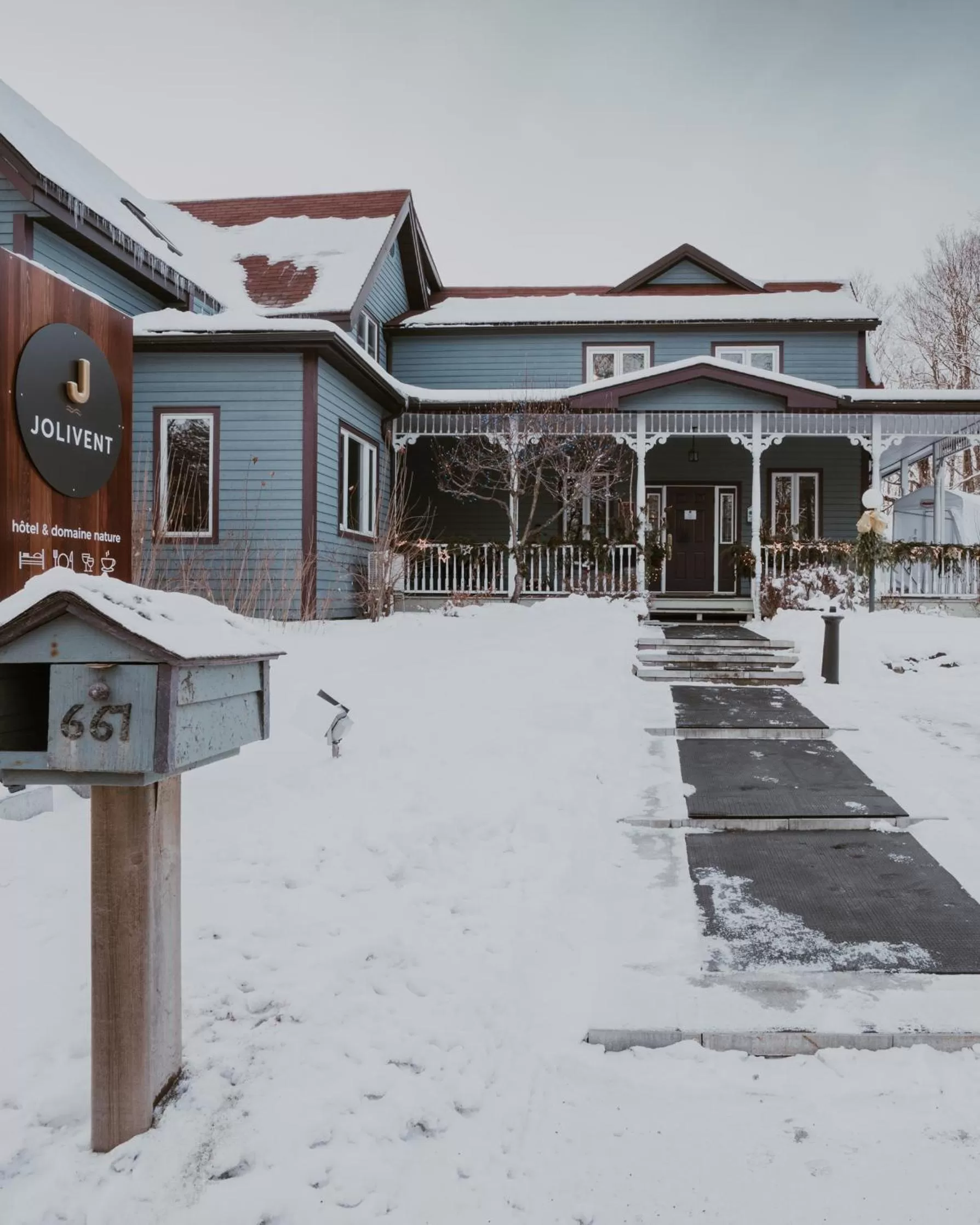 Facade/entrance in Domaine Jolivent