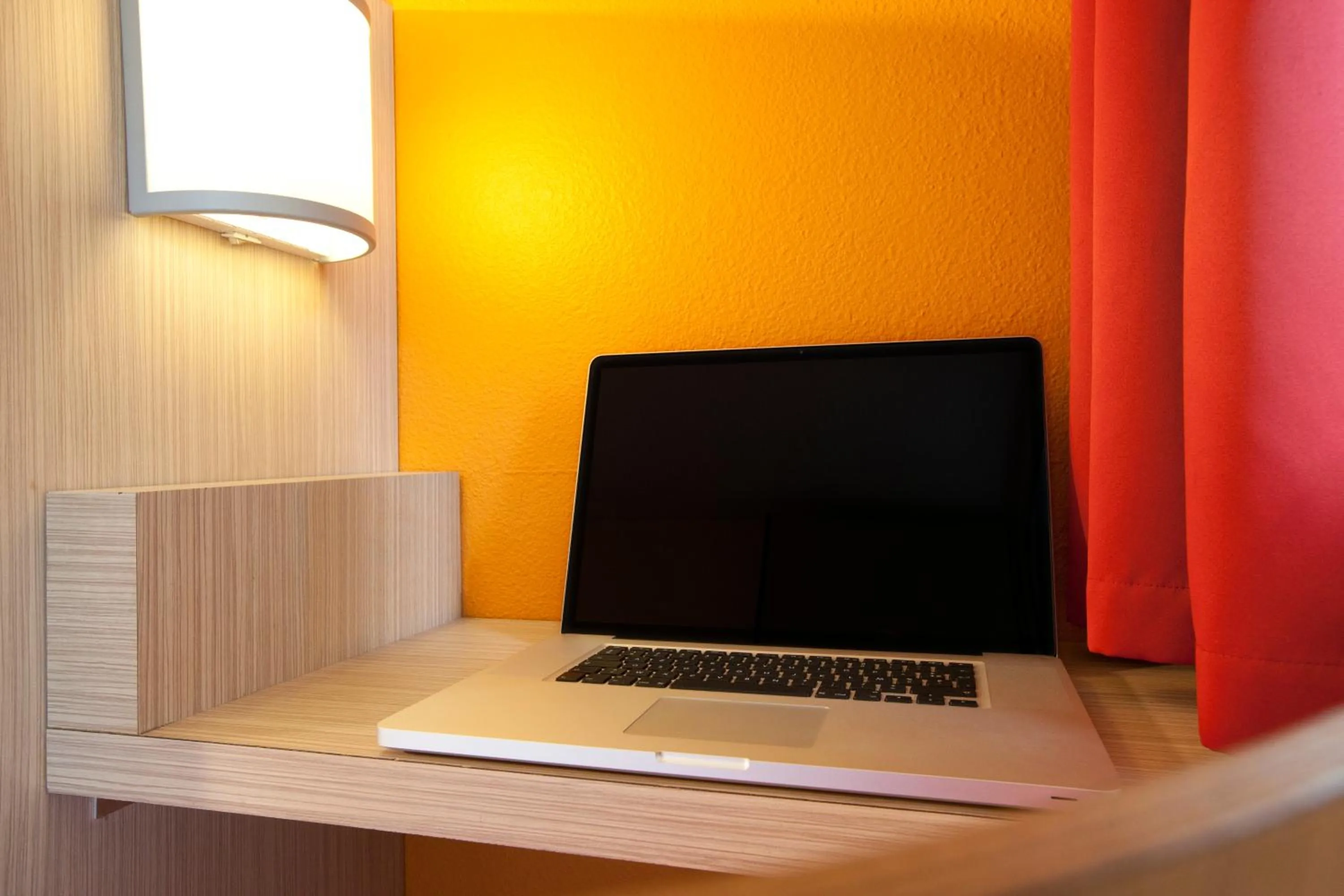 Seating area in Premiere Classe Bordeaux Sud - Pessac Becquerel