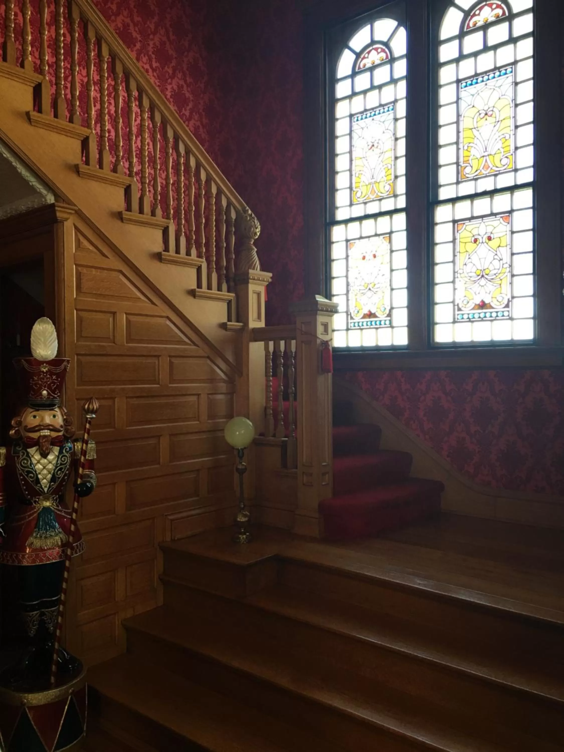 Decorative detail in Queen Anne Bed and Breakfast
