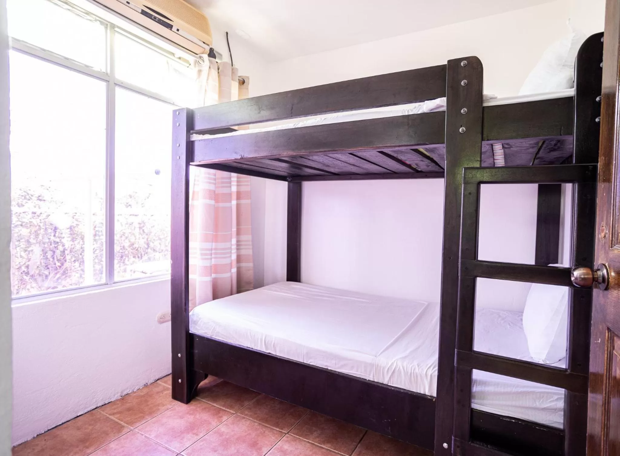 Bed, Bunk Bed in Hotel El Rancho