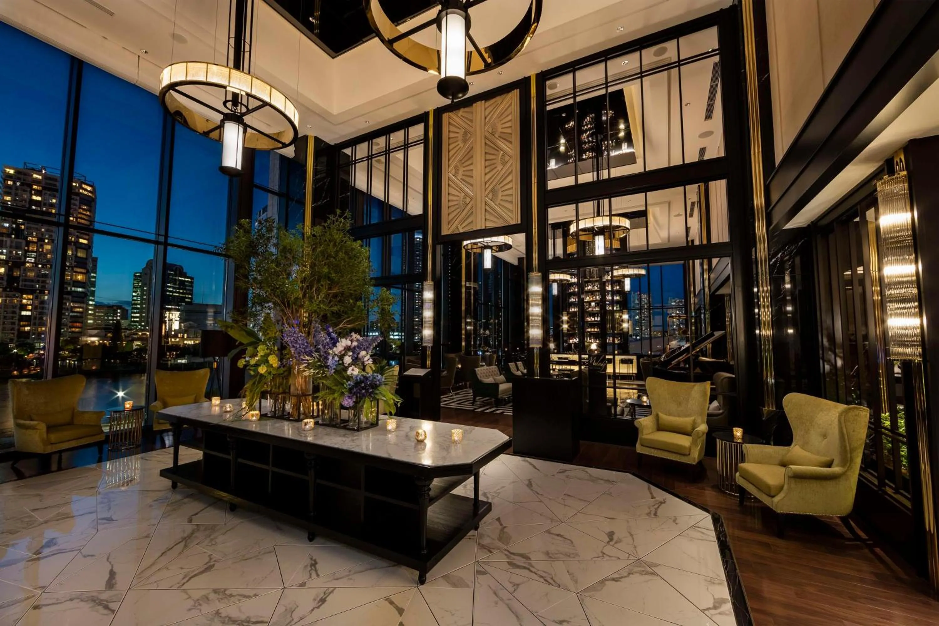 Lobby or reception in Hilton Yokohama