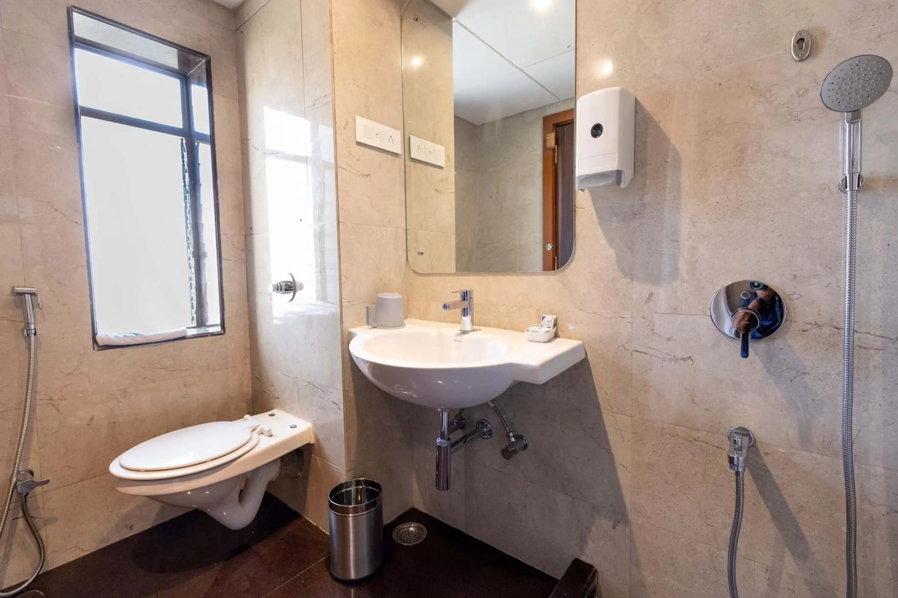 Bathroom in West End Hotel Opp Bombay Hospital