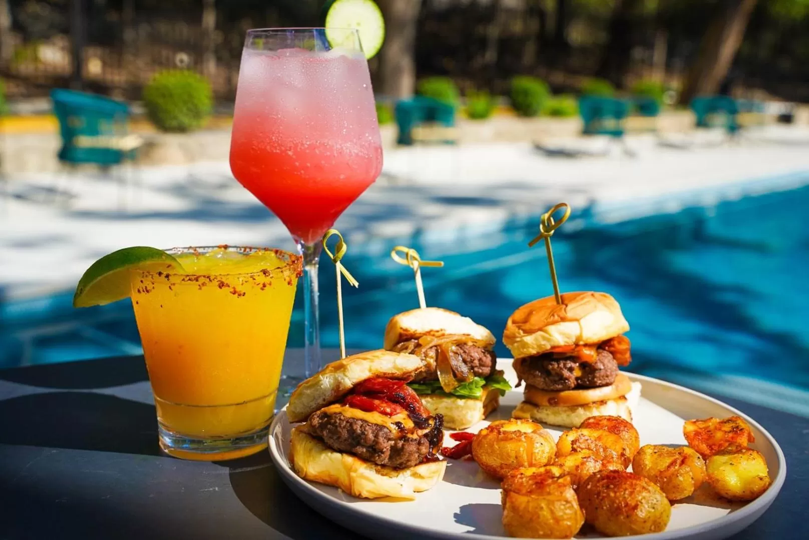 Food and drinks in Wimberley Inn & bar