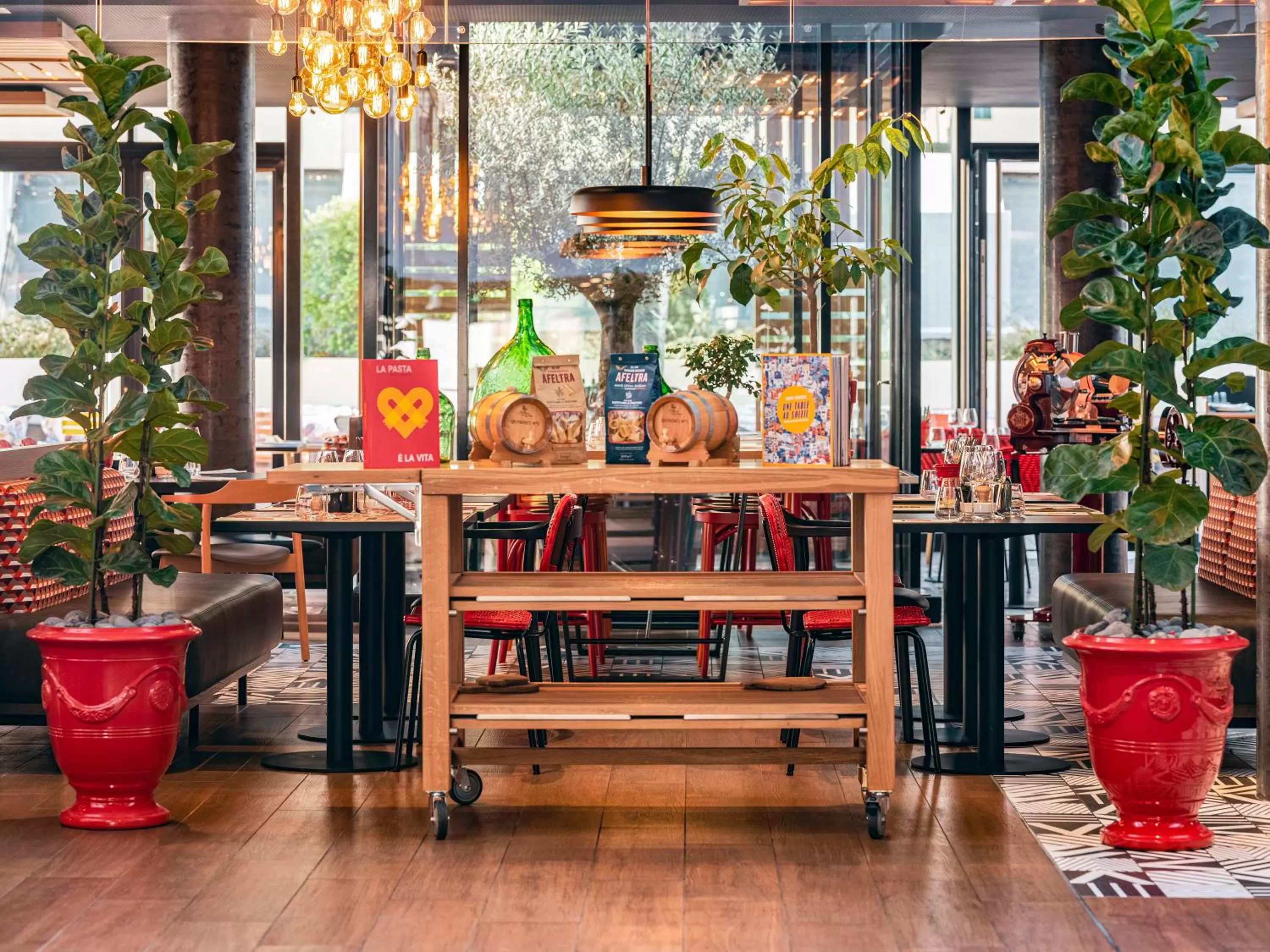 Lounge or bar in Novotel Paris Vaugirard Montparnasse