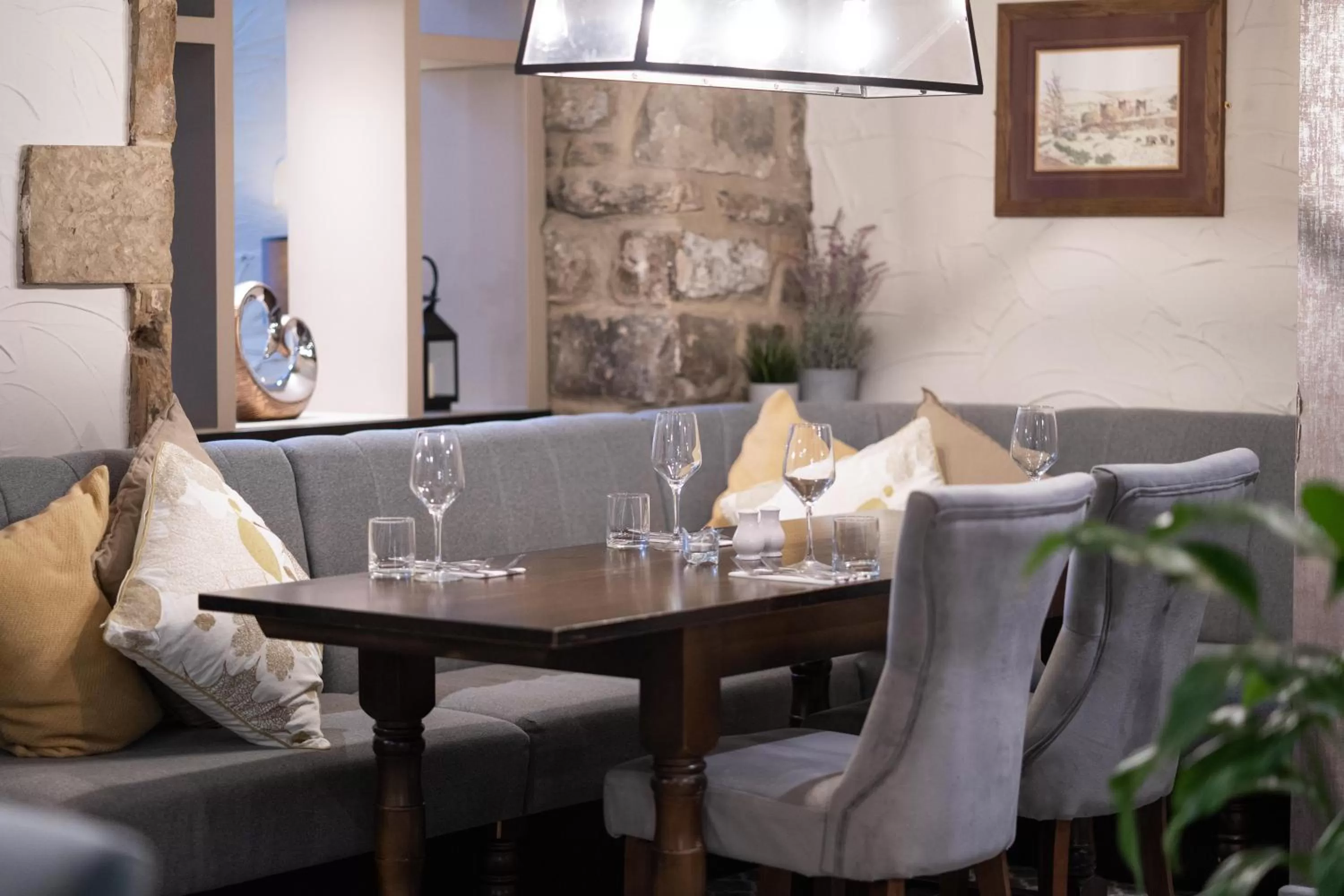 Restaurant/places to eat in Black Horse Hotel