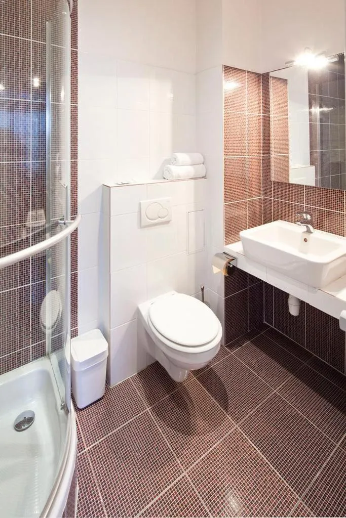 Shower in Old Town - Dusni Apartments