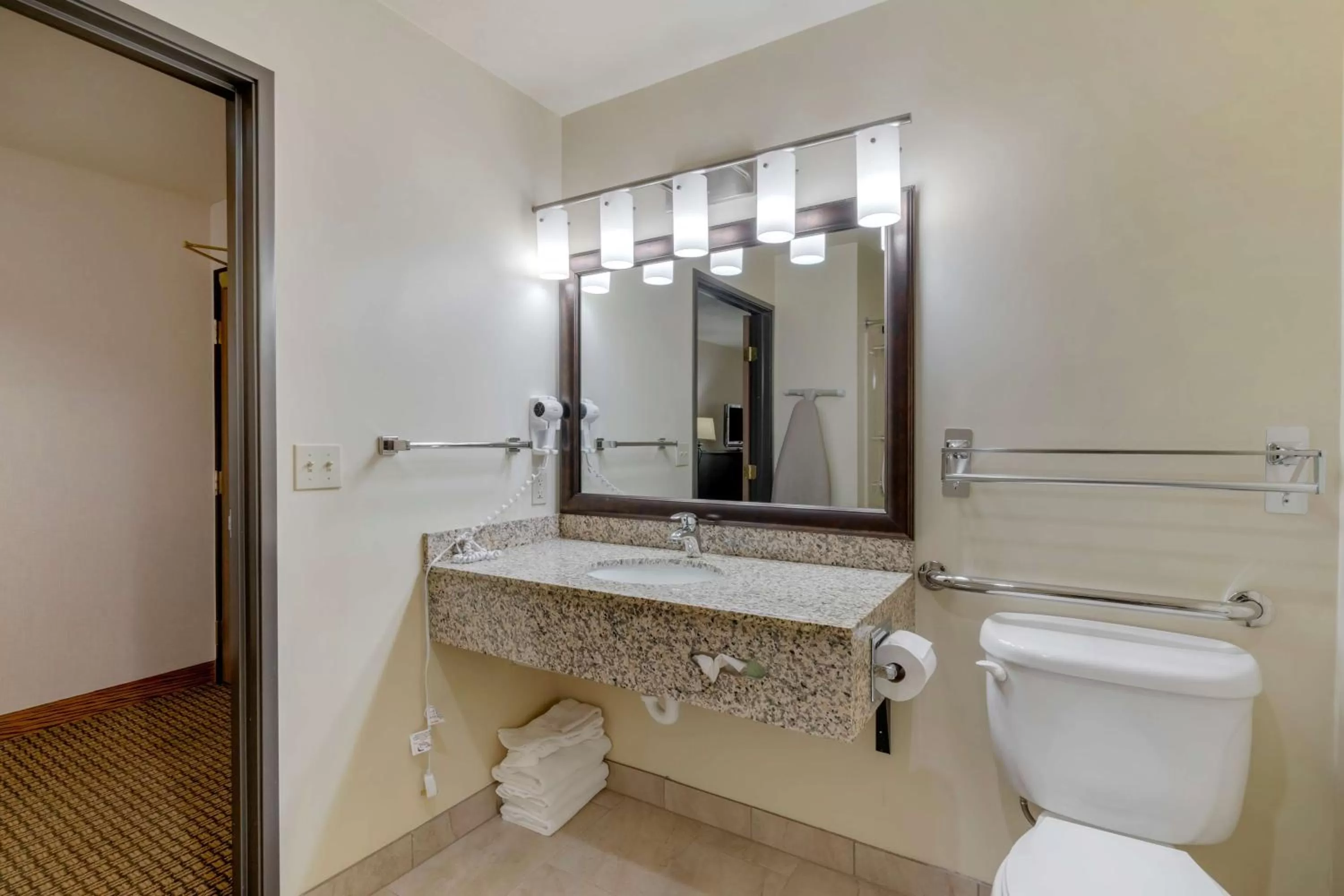 Bathroom in Best Western Pinedale Inn