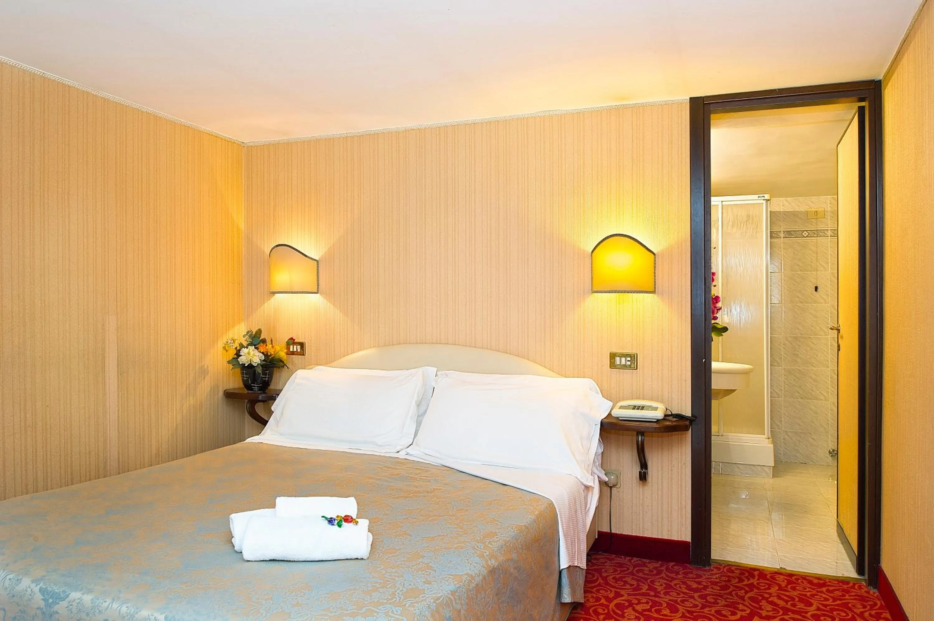 Photo of the whole room, Bed in Grande Albergo Quattro Stagioni