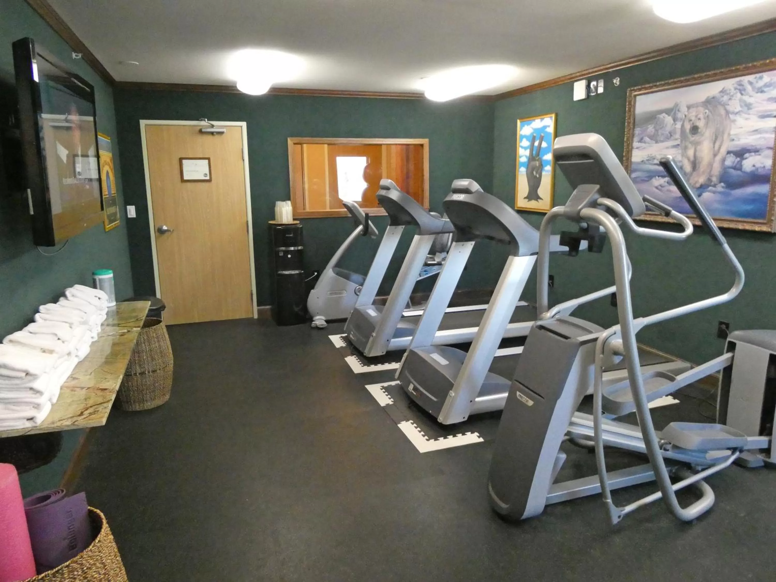 Fitness centre/facilities in Pike's Waterfront Lodge