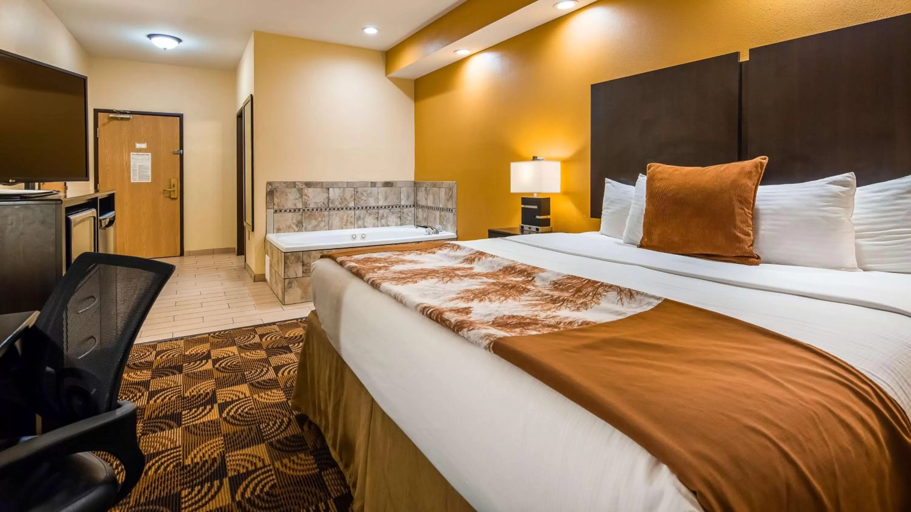 Photo of the whole room, Bed in Best Western Plus Whitewater Inn