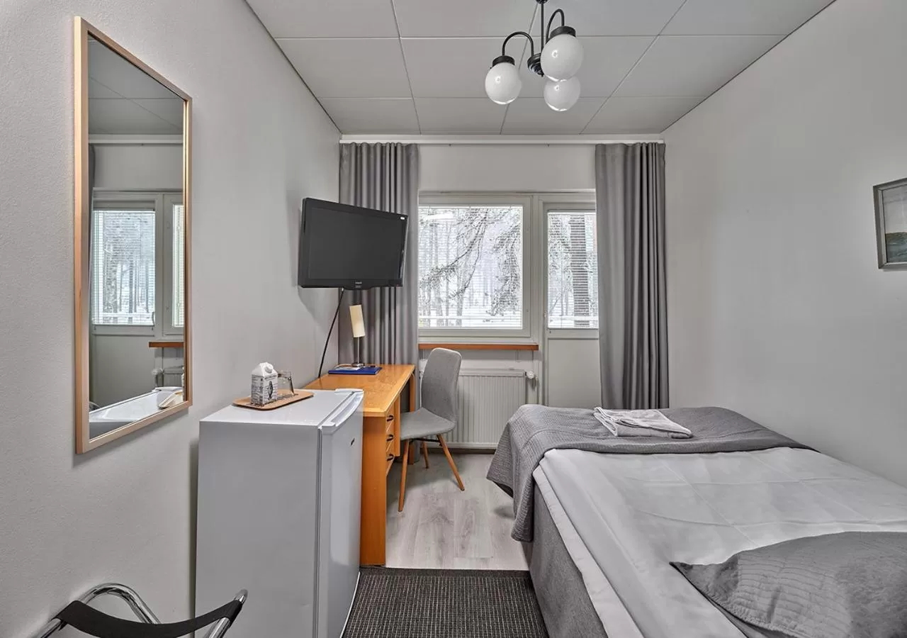 Photo of the whole room, Bed in Hotelli-Ravintola Gasthaus Lohja