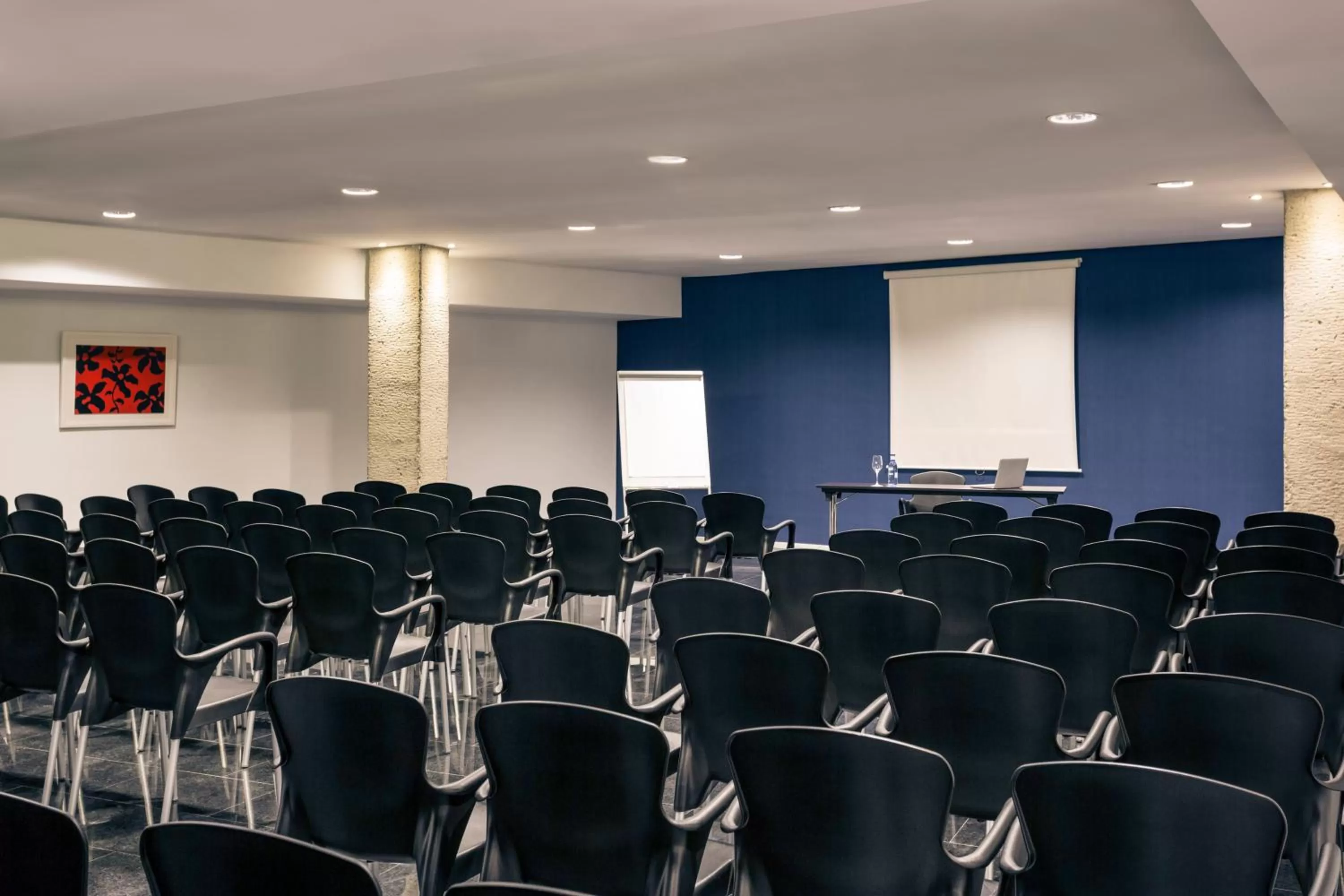 Meeting/conference room in Hotel Mercure Jardines de Albia