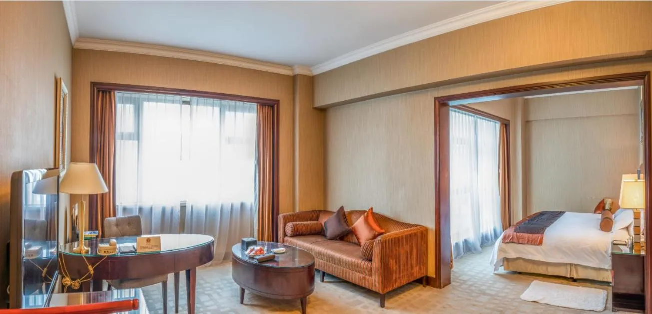 Photo of the whole room, Bed in Grand International Hotel