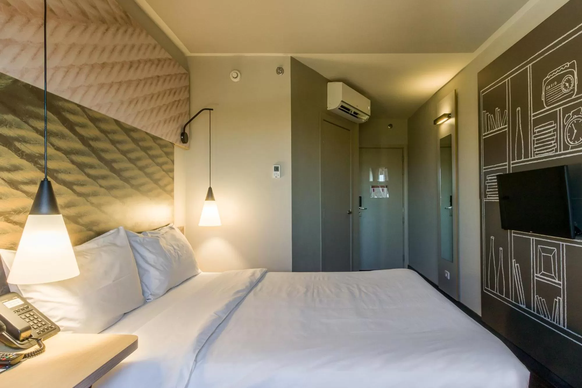 Bedroom, Bed in Ibis Americana