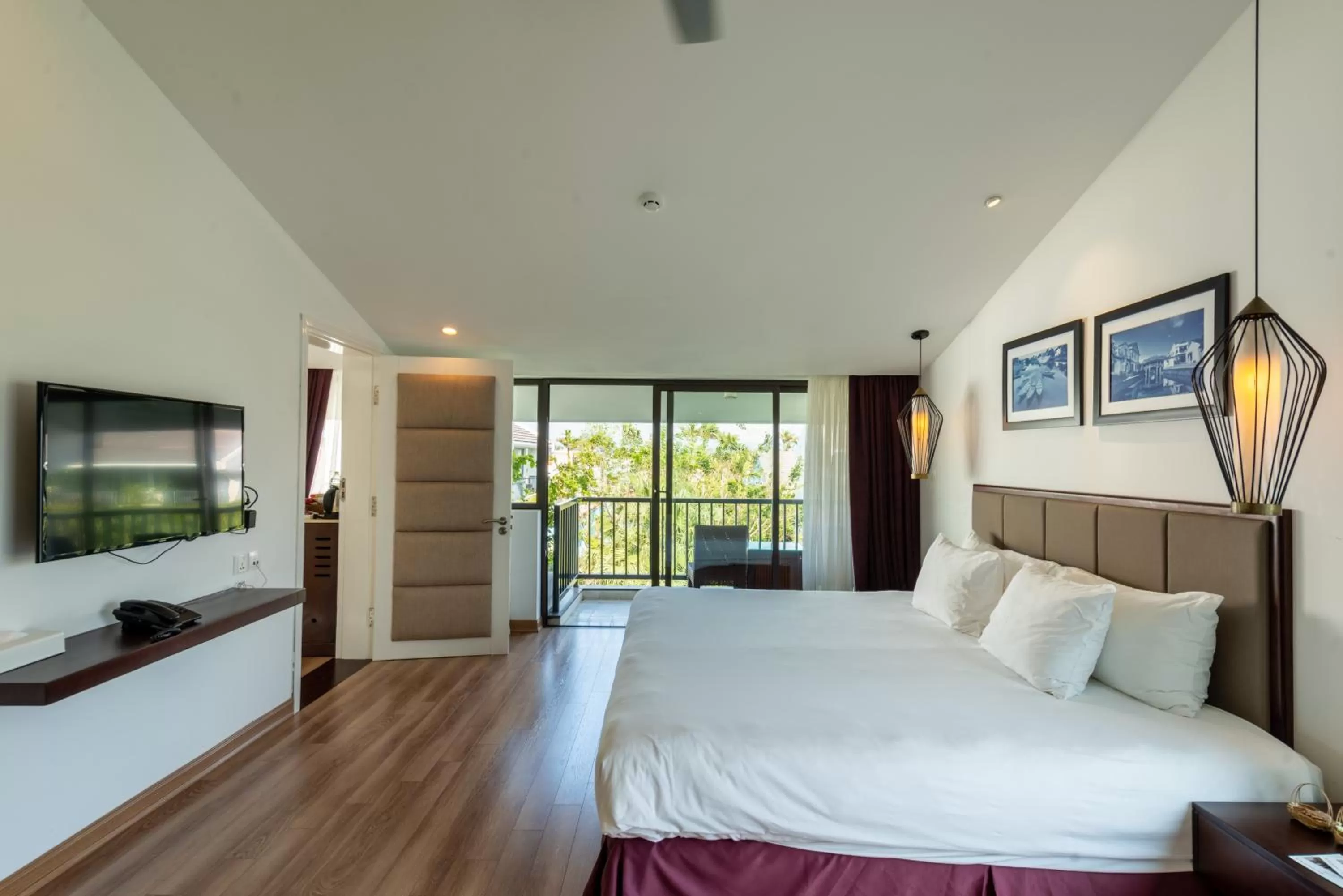 Photo of the whole room, Bed in SENVILA Boutique Resort & Spa