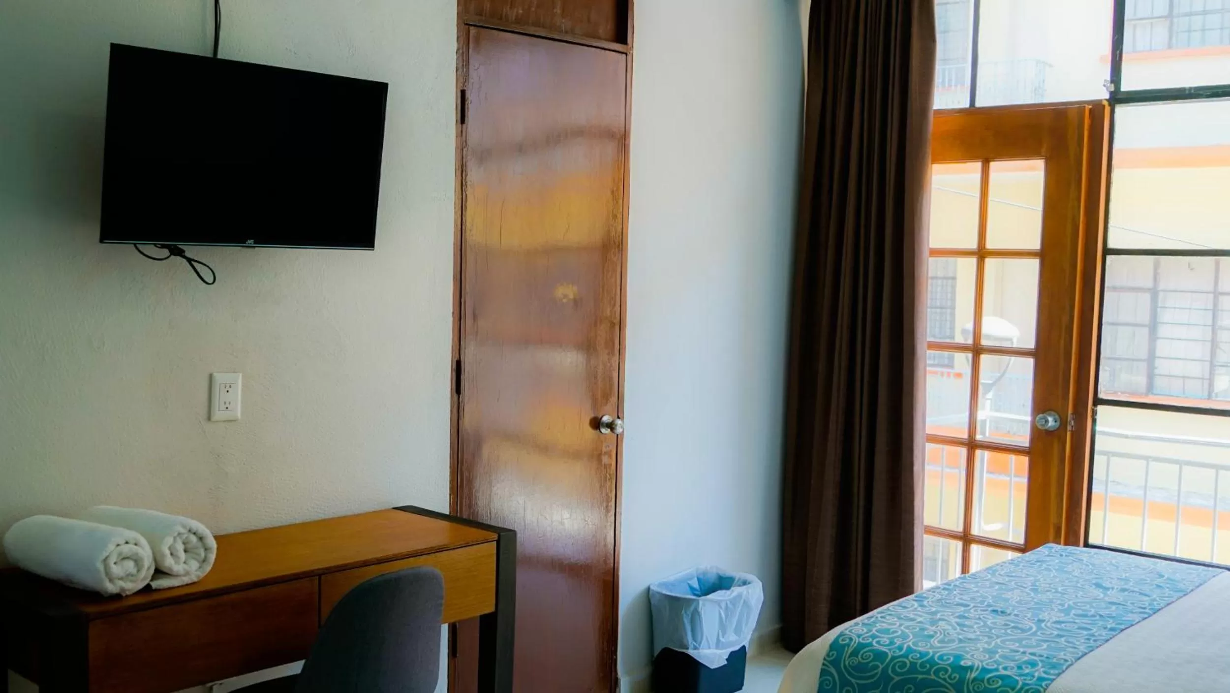 TV and multimedia in Acapulco Amor