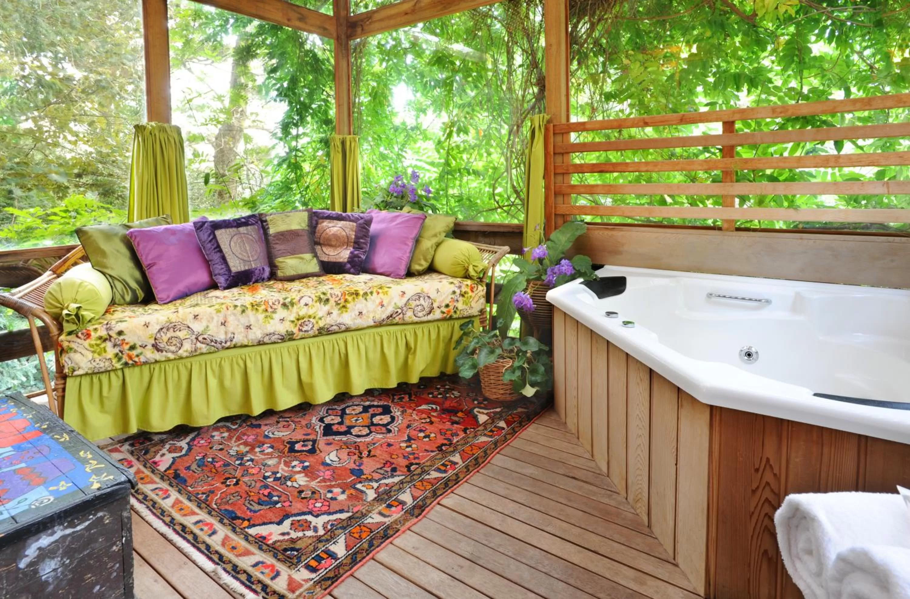 Decorative detail in Arcadia Cottages