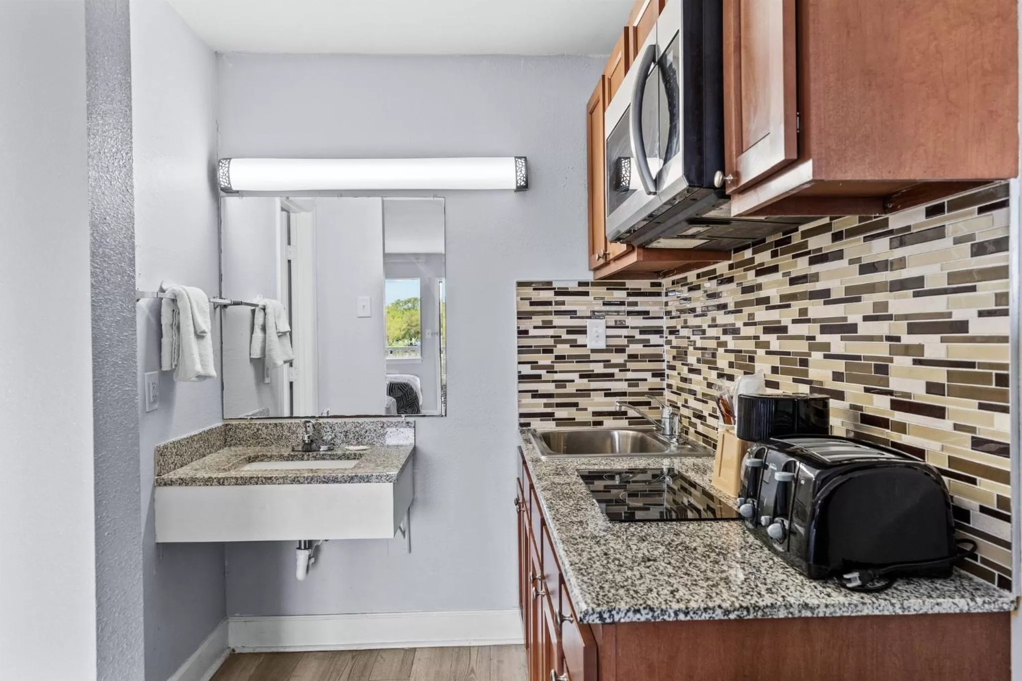 Kitchen or kitchenette in Studio 6 Wilmington, NC