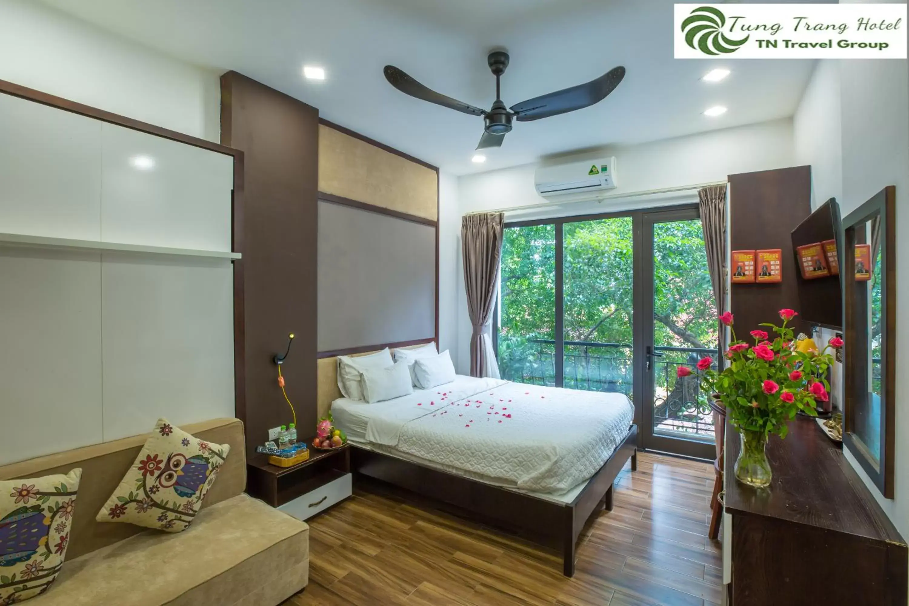 Suite with Balcony in Tung Trang Hotel Suite with Balcony in Tung Trang Hotel