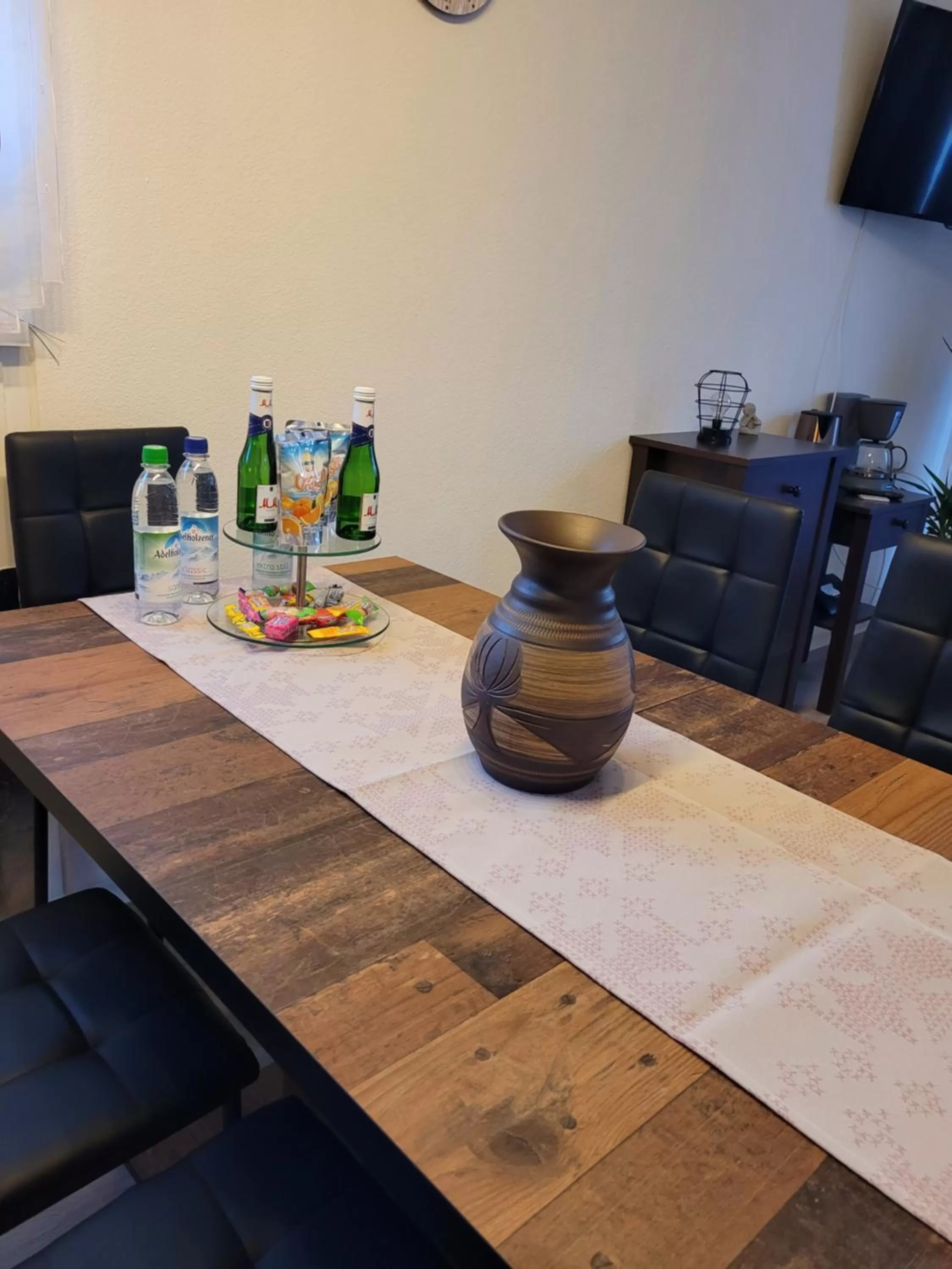 Dining area in King Panorama mit Netflix